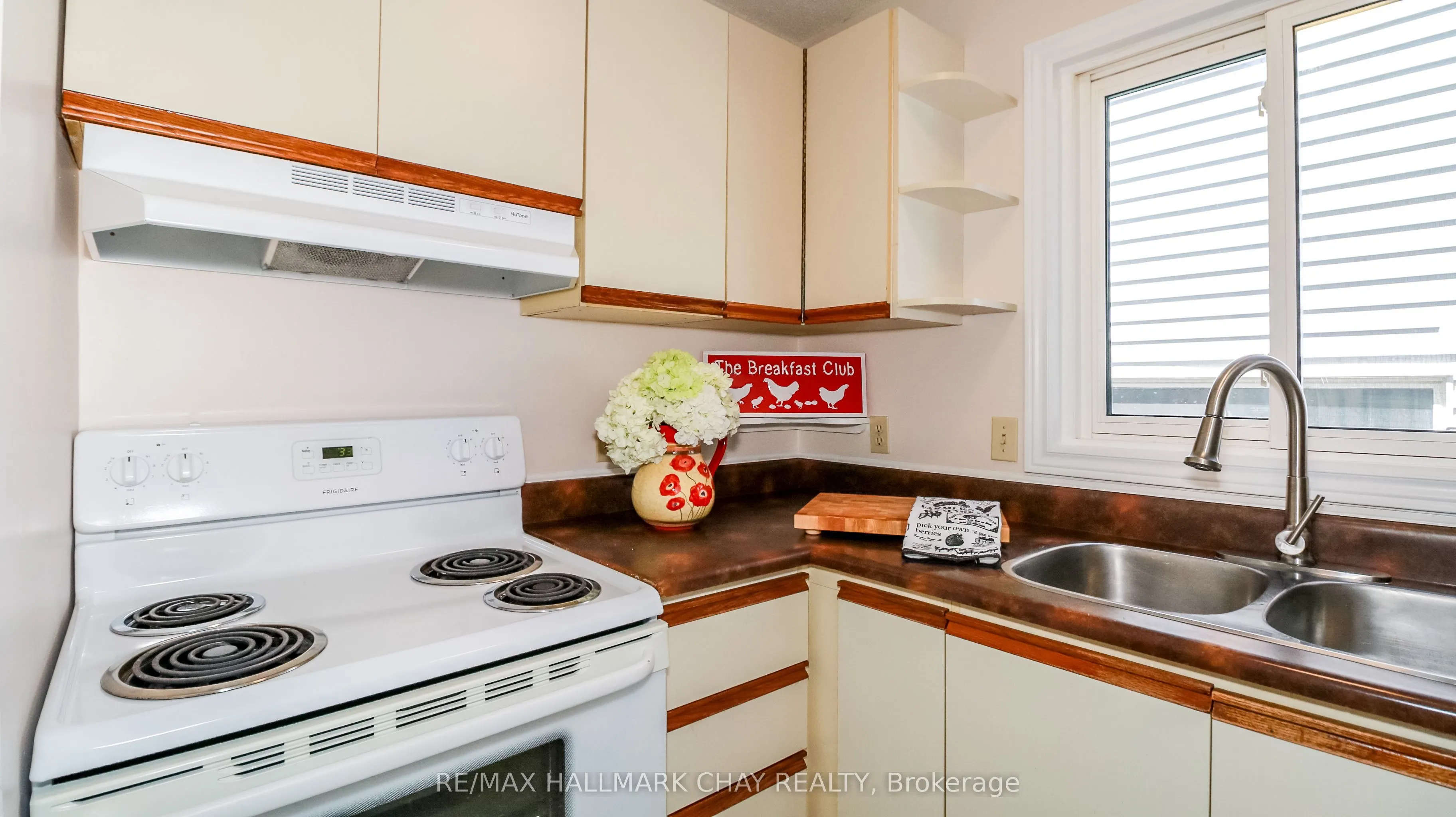 82 Melinda Crescent