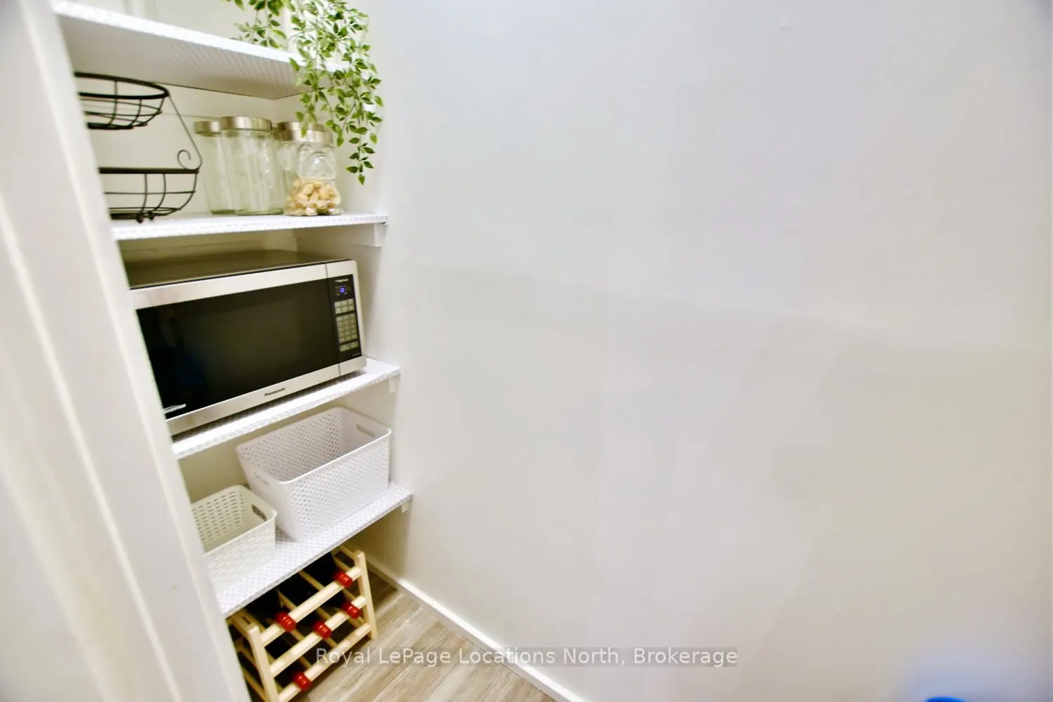 207 ESCARPMENT Crescent, #Call LBO