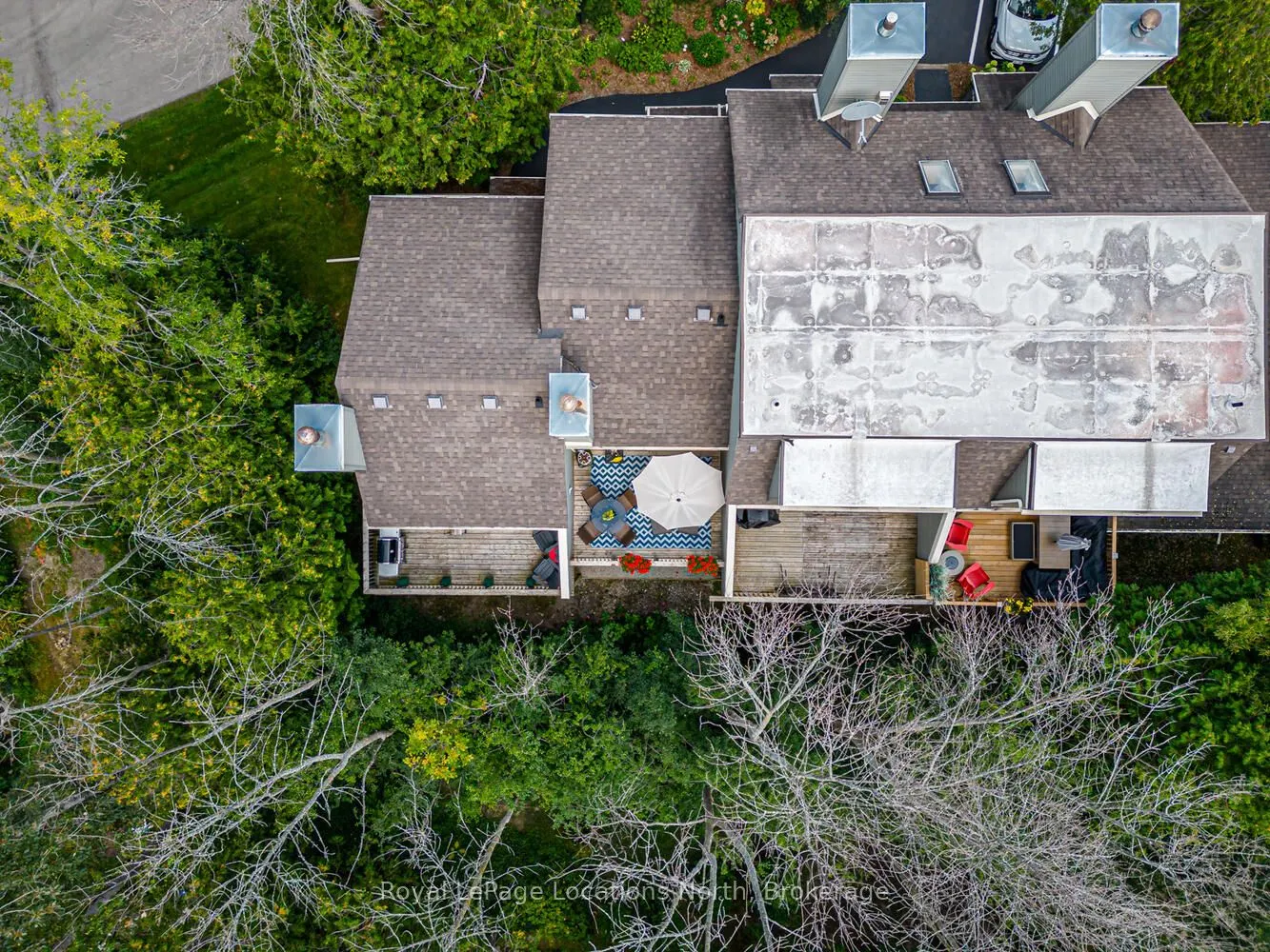 207 ESCARPMENT Crescent, #17