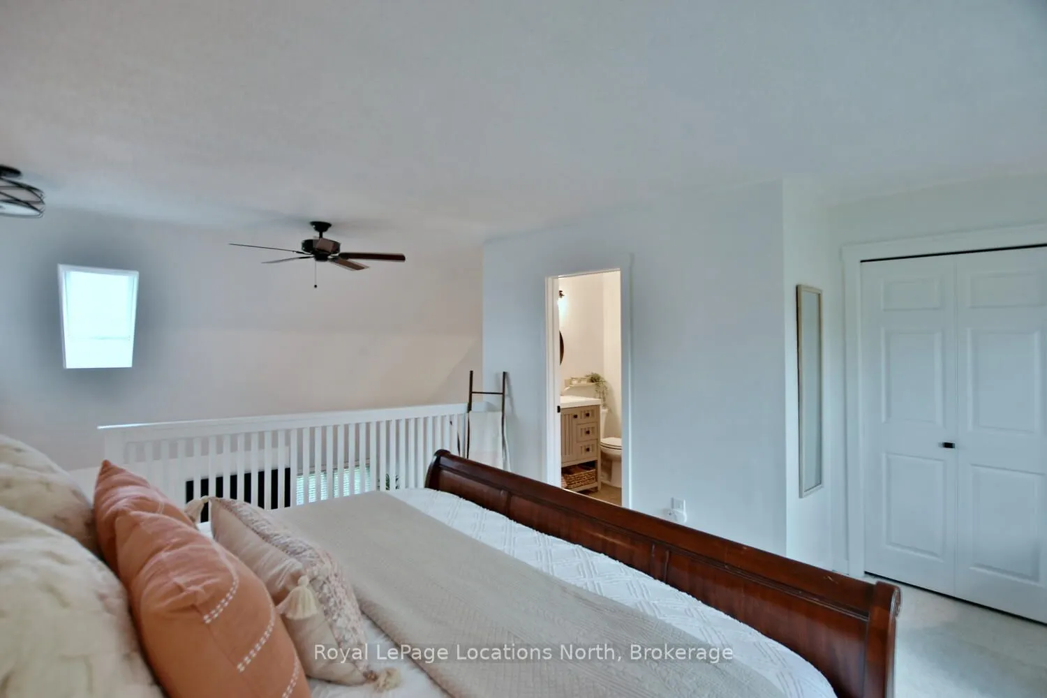 207 ESCARPMENT Crescent, #17