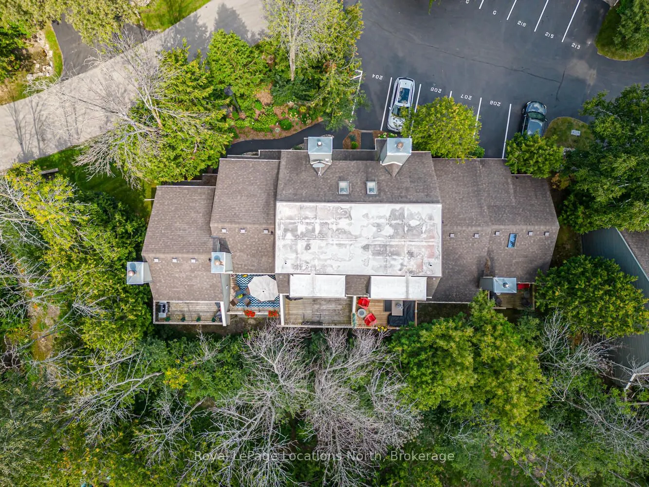 207 ESCARPMENT Crescent, #17