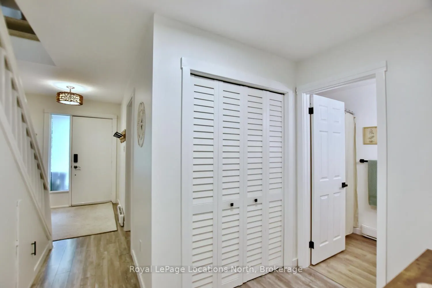 207 ESCARPMENT Crescent, #17