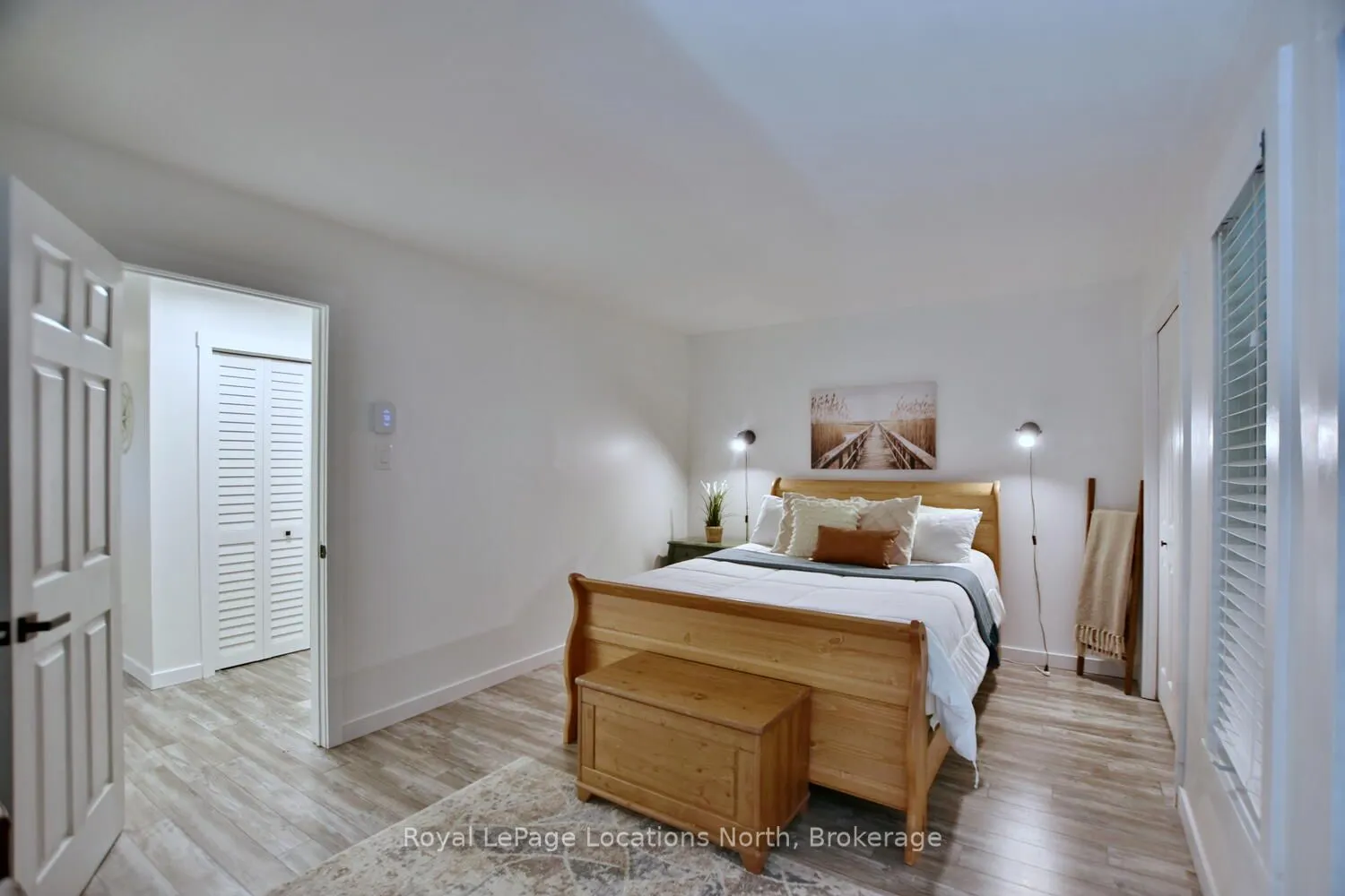 207 ESCARPMENT Crescent, #17