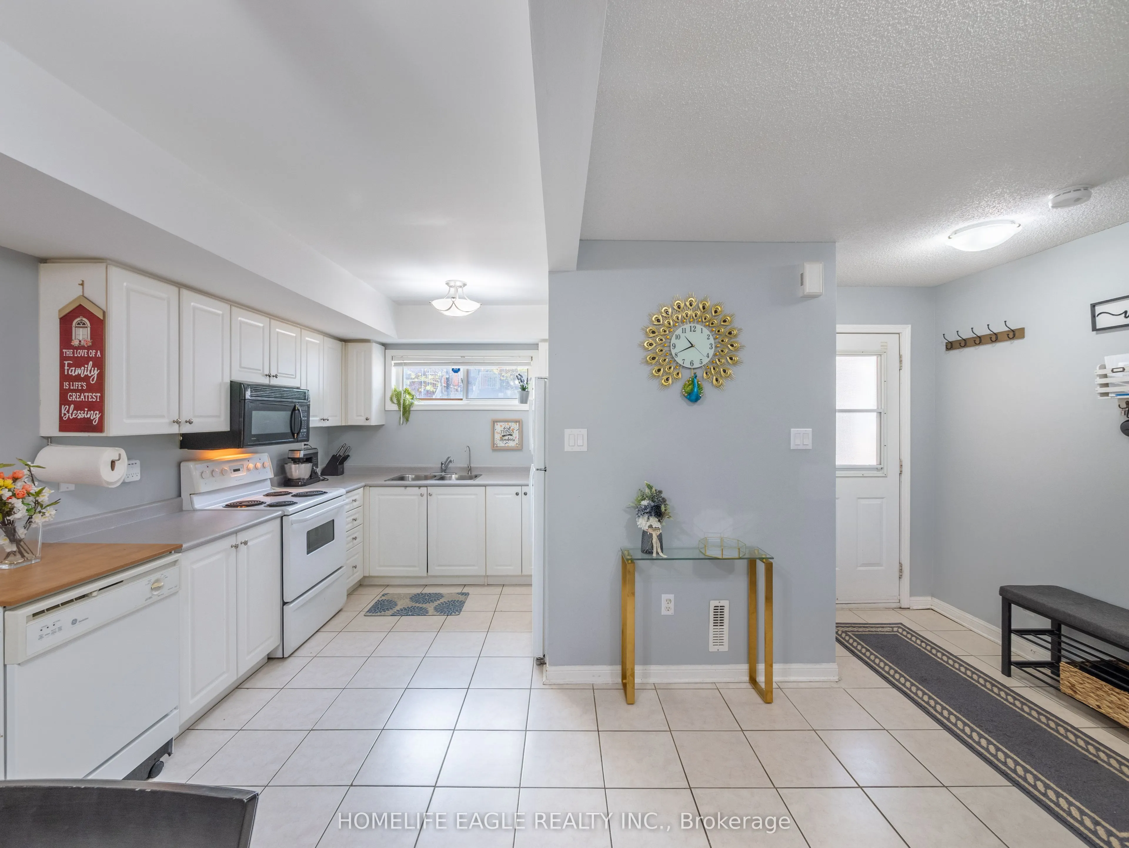 235 Ferndale Drive S, #13