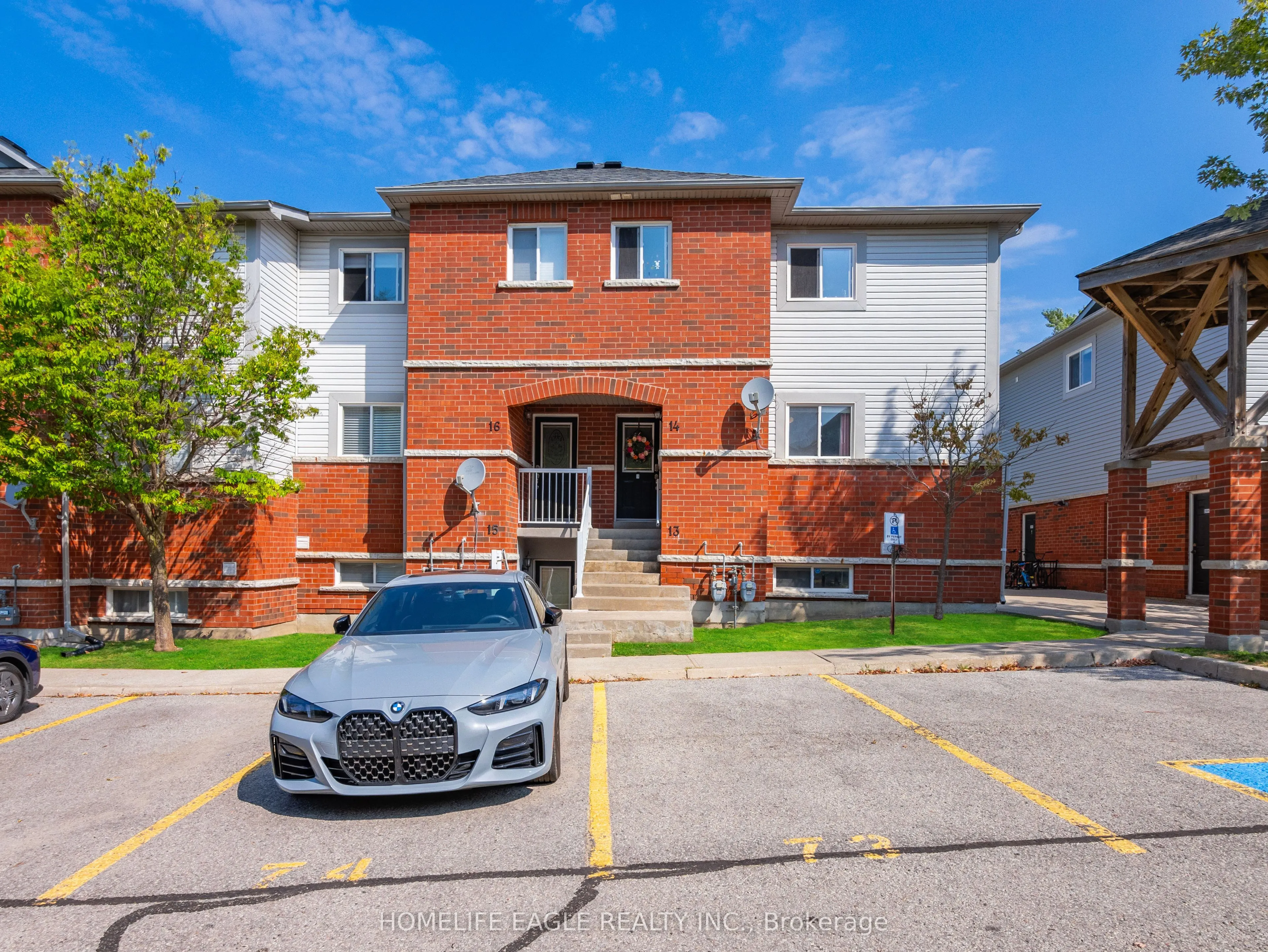 235 Ferndale Drive S, #13