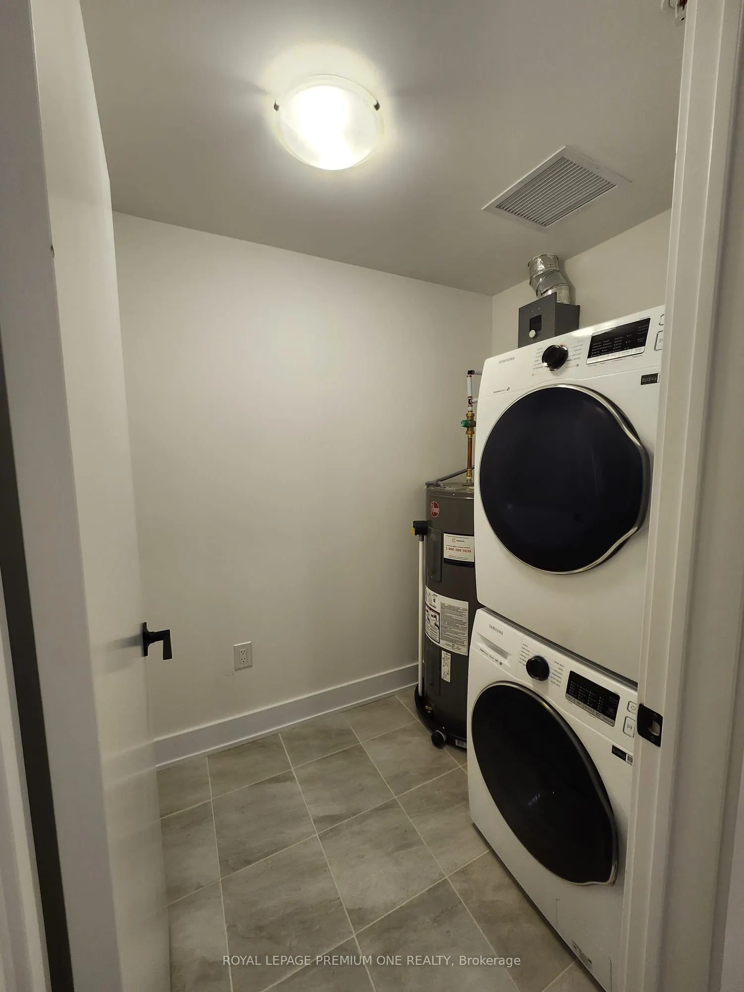 1 Chef Lane, #208