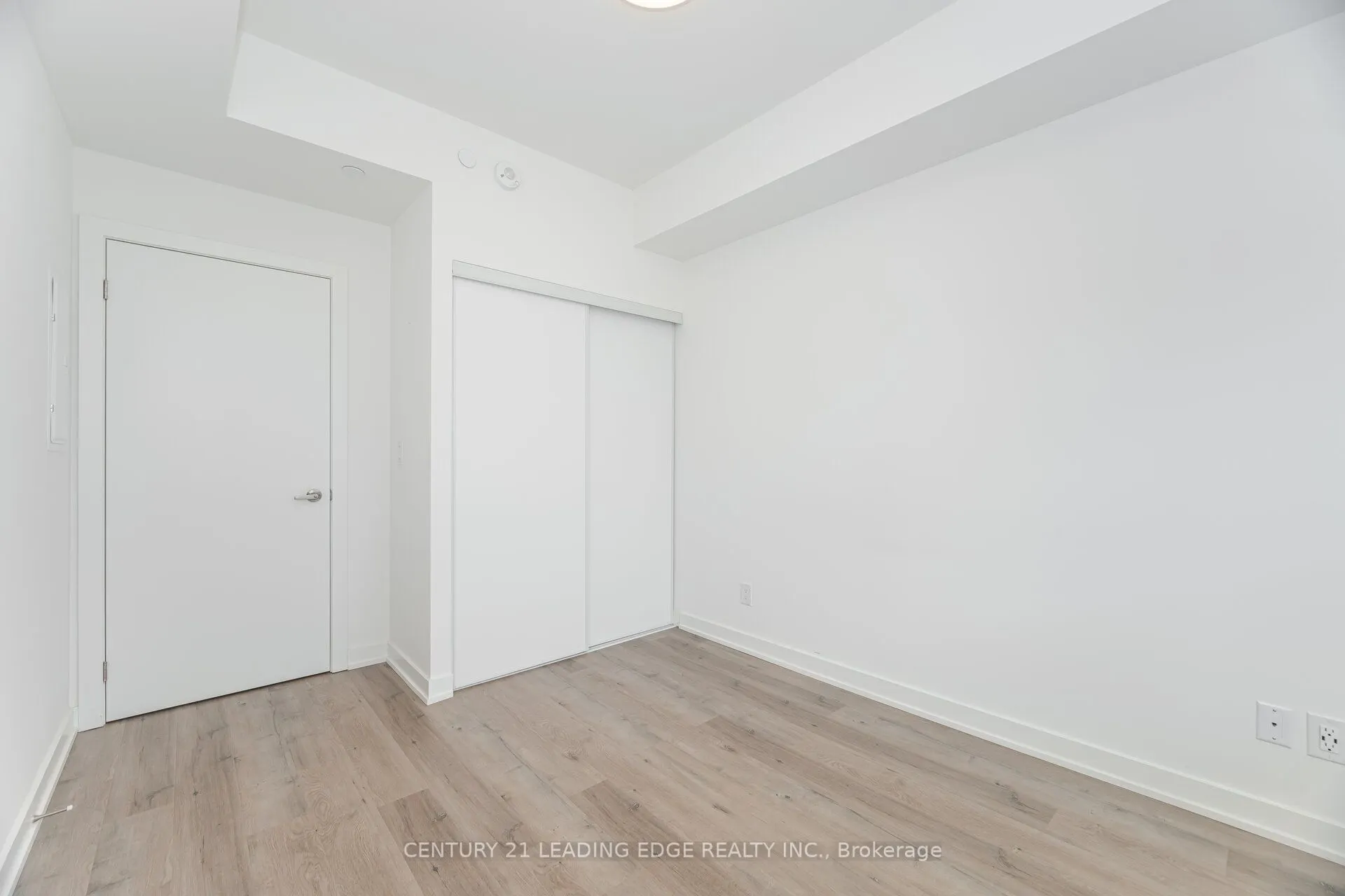 56 Lakeside Terrace, #613
