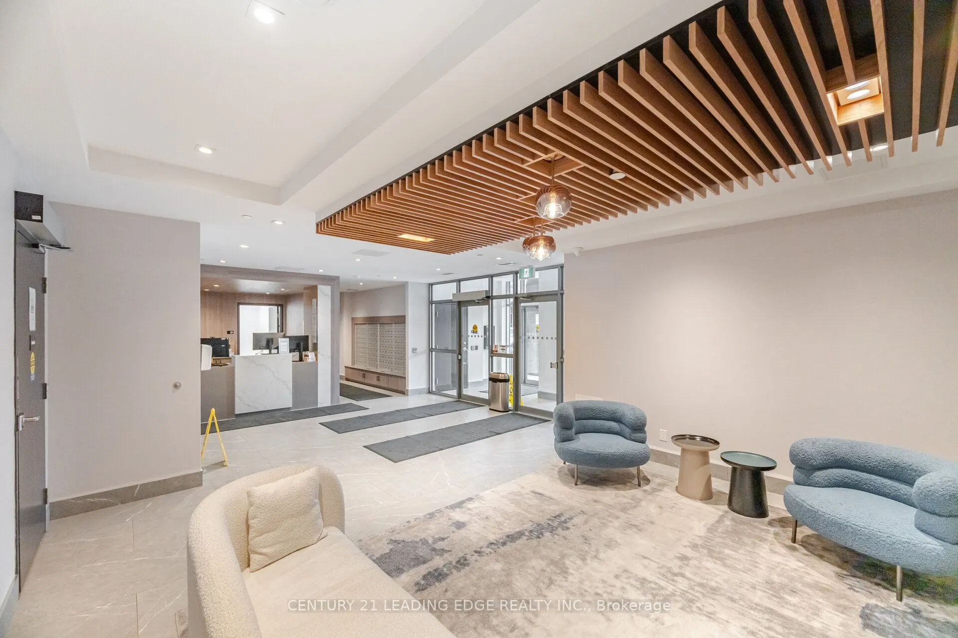 56 Lakeside Terrace, #613