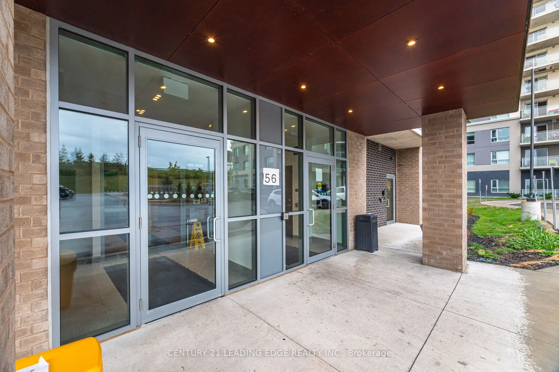 56 Lakeside Terrace, #613