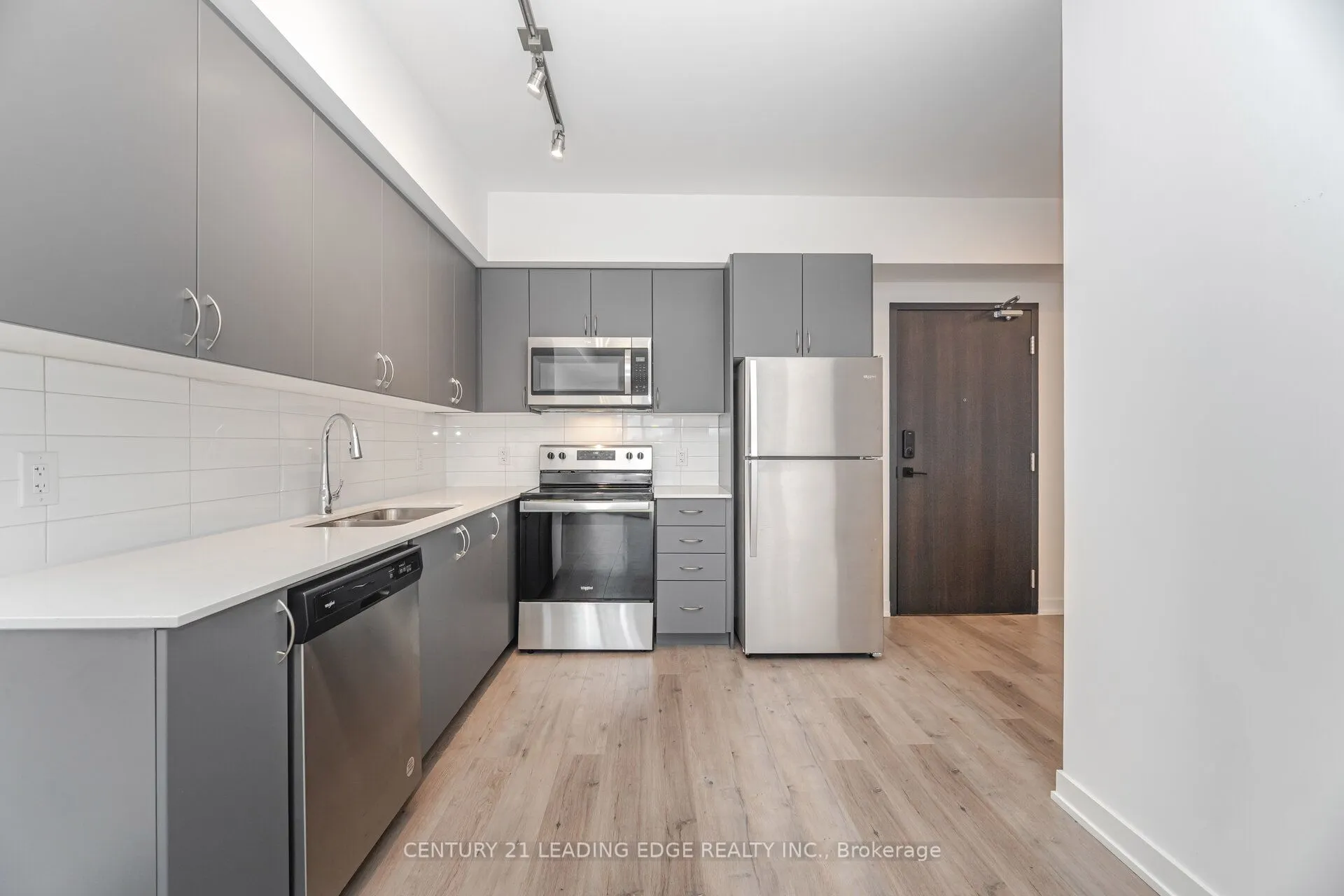 56 Lakeside Terrace, #613