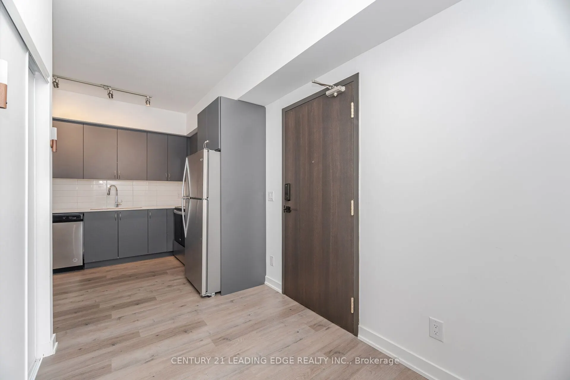 56 Lakeside Terrace, #613