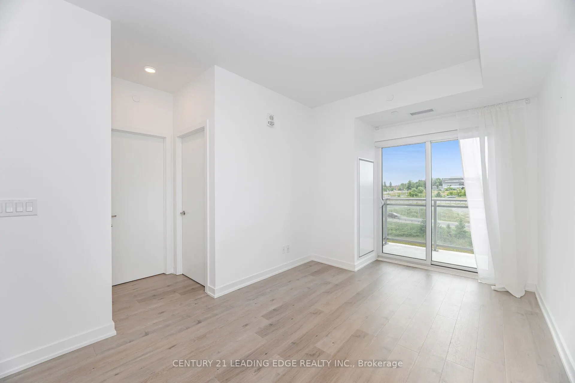 56 Lakeside Terrace, #613