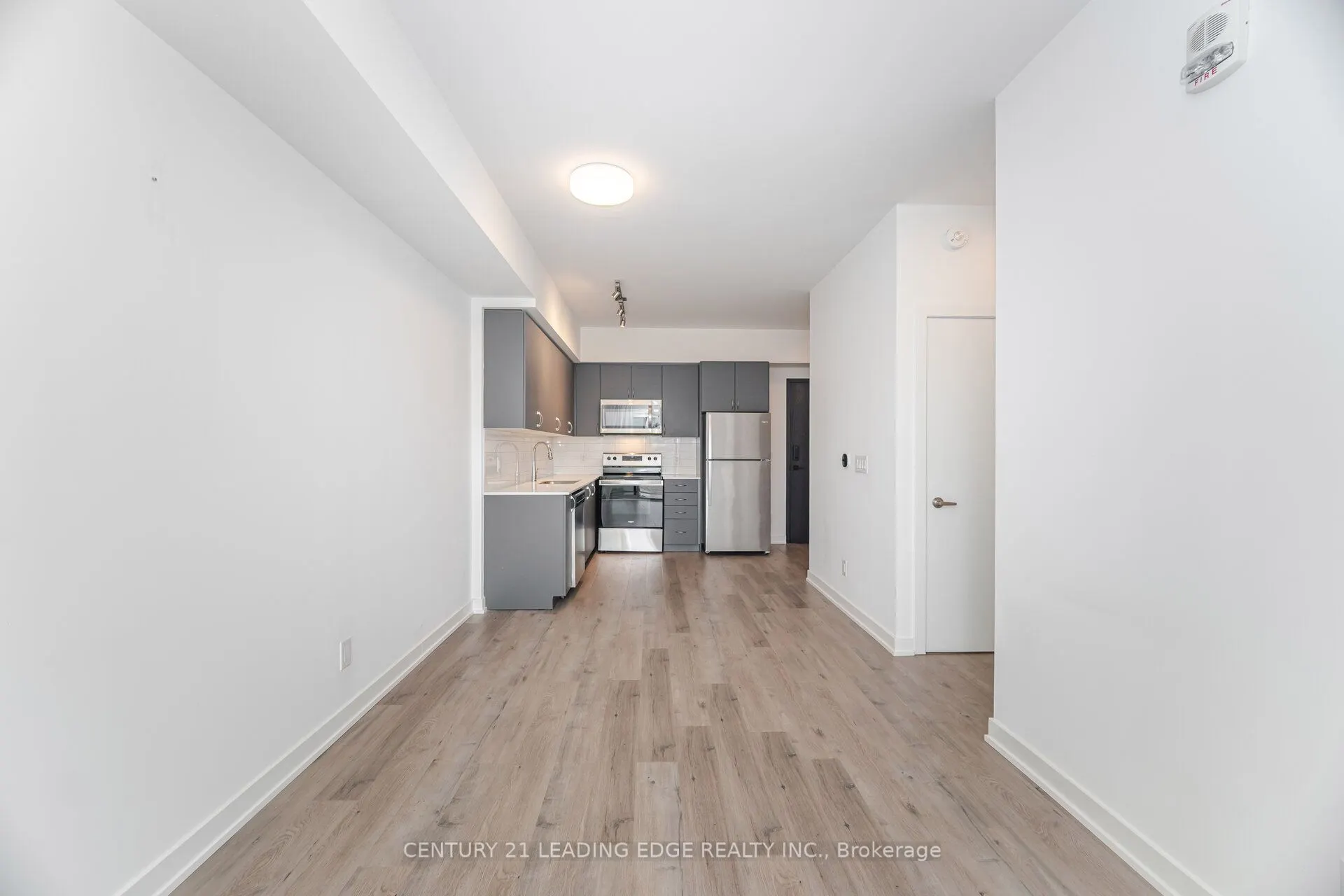 56 Lakeside Terrace, #613