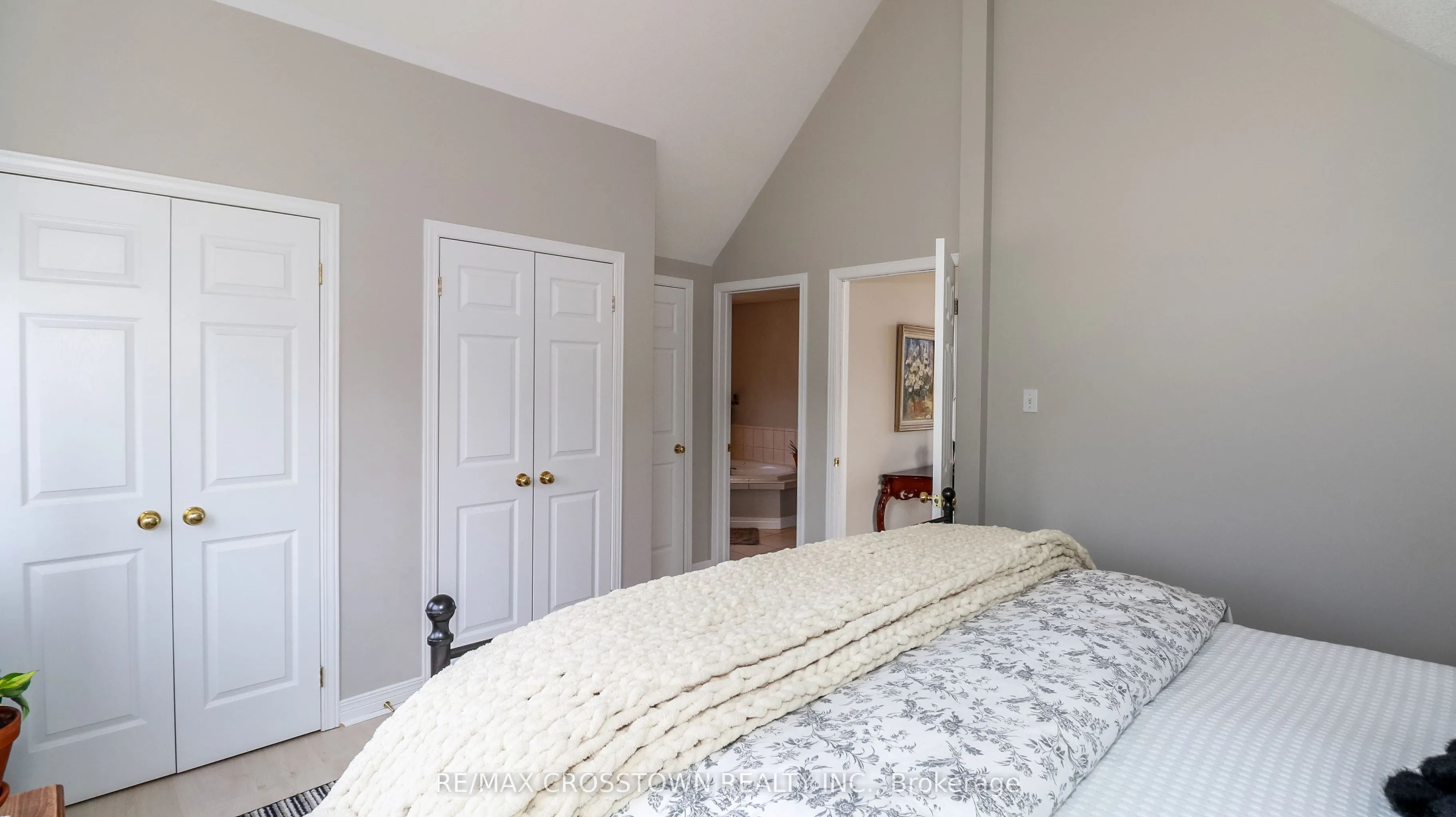 3093 Sandy Bend