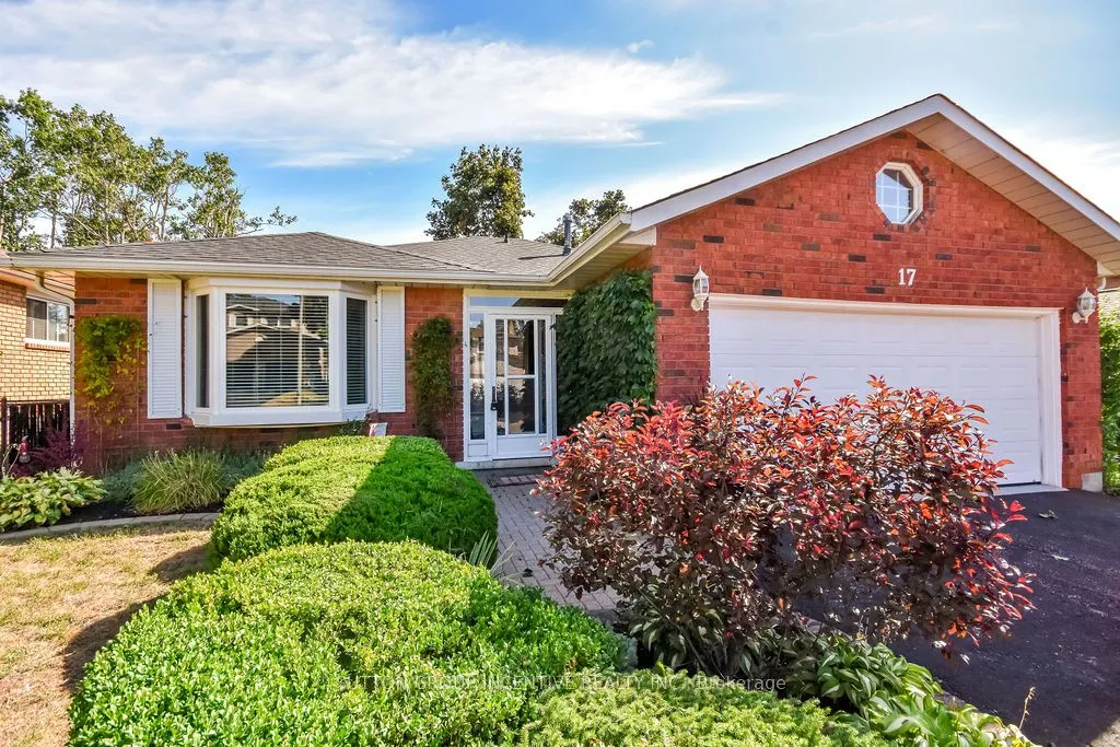 17 Kenny Crescent