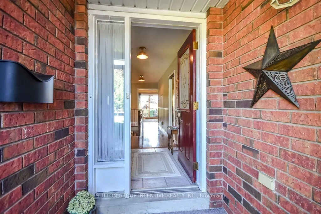 17 Kenny Crescent