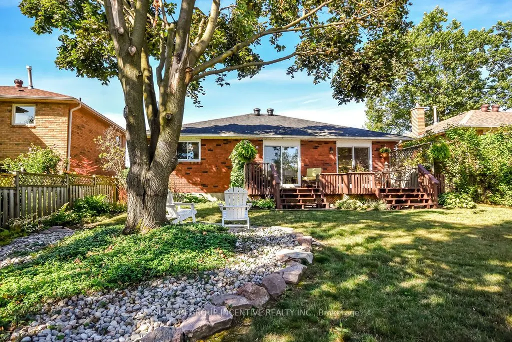 17 Kenny Crescent