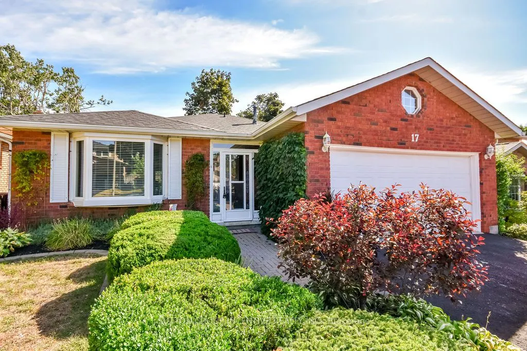 17 Kenny Crescent