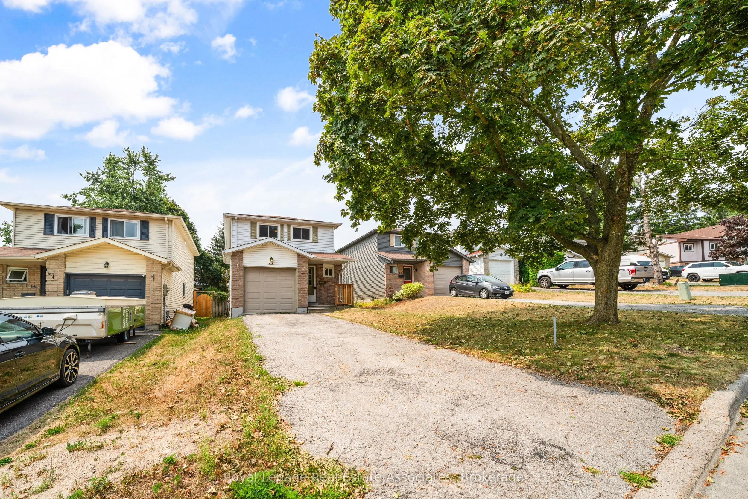 44 Hemingway Crescent