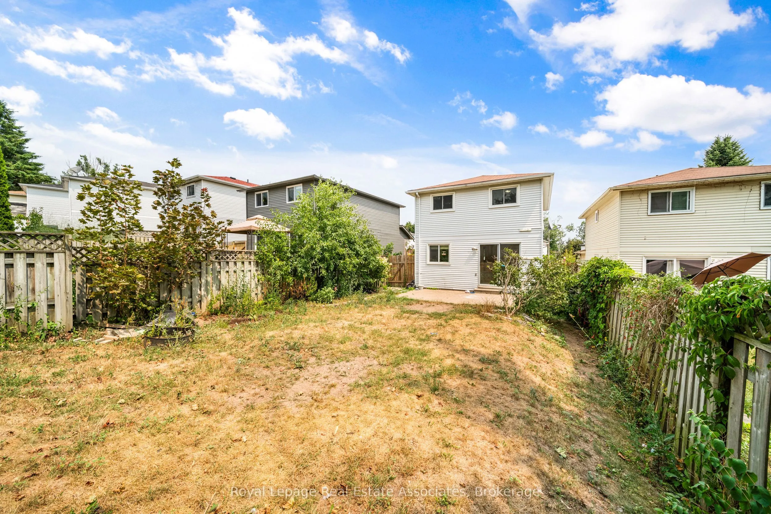 44 Hemingway Crescent
