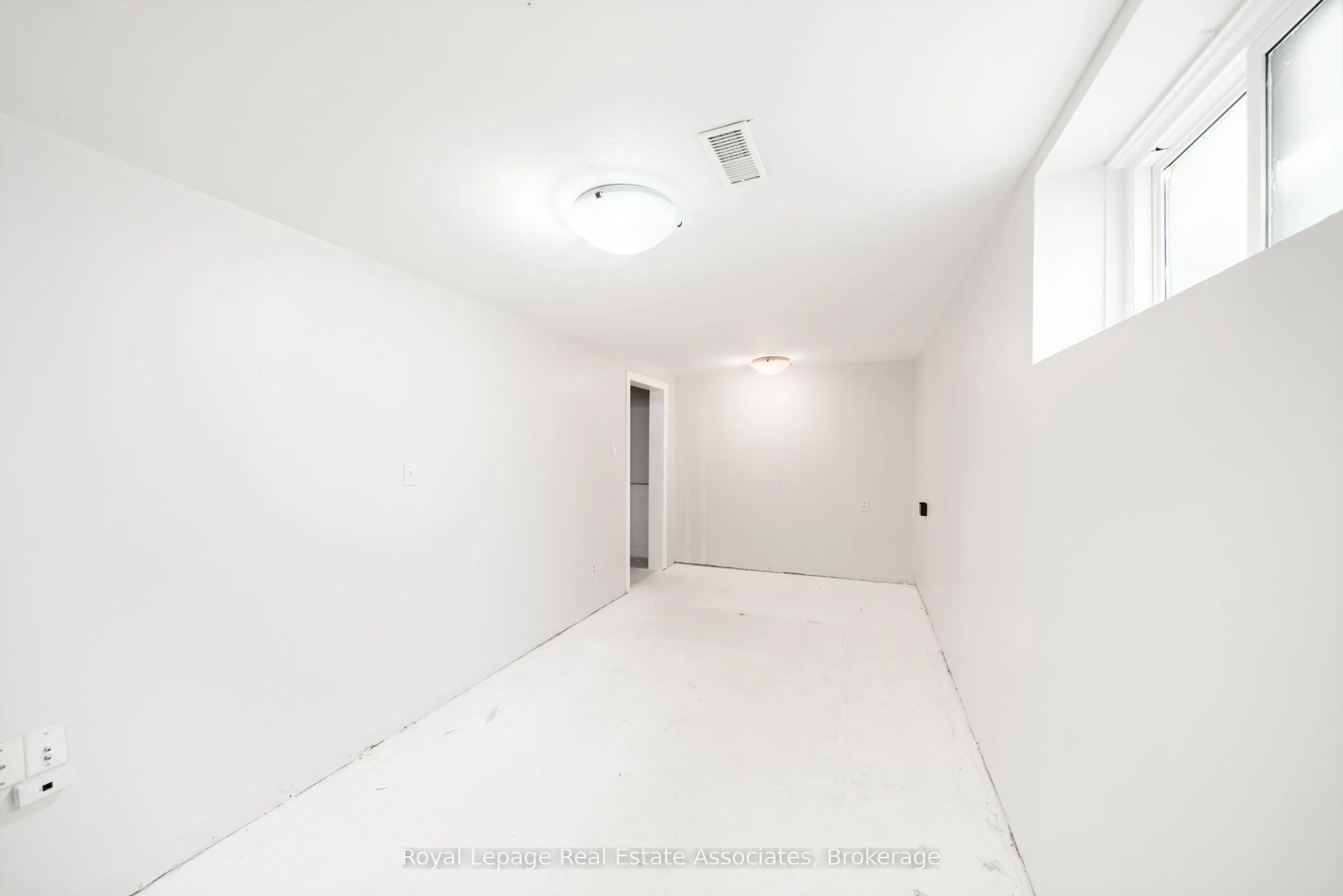 44 Hemingway Crescent