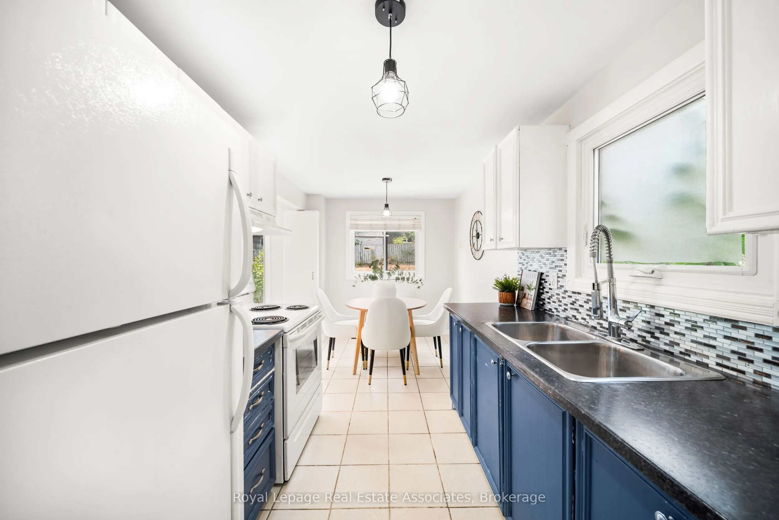 44 Hemingway Crescent