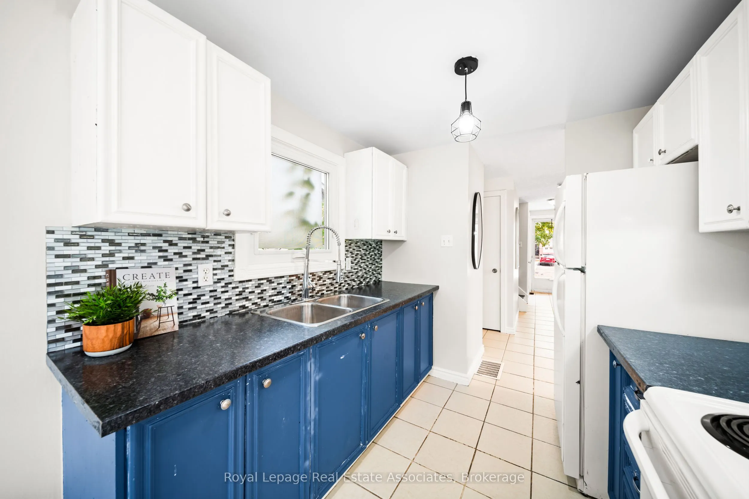 44 Hemingway Crescent