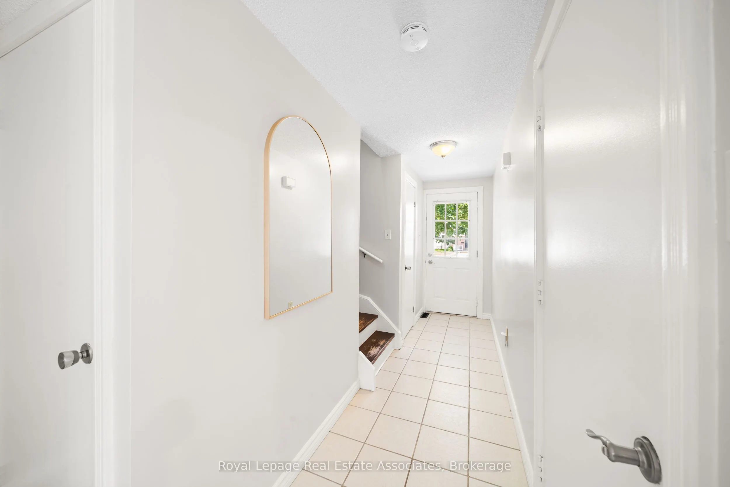 44 Hemingway Crescent