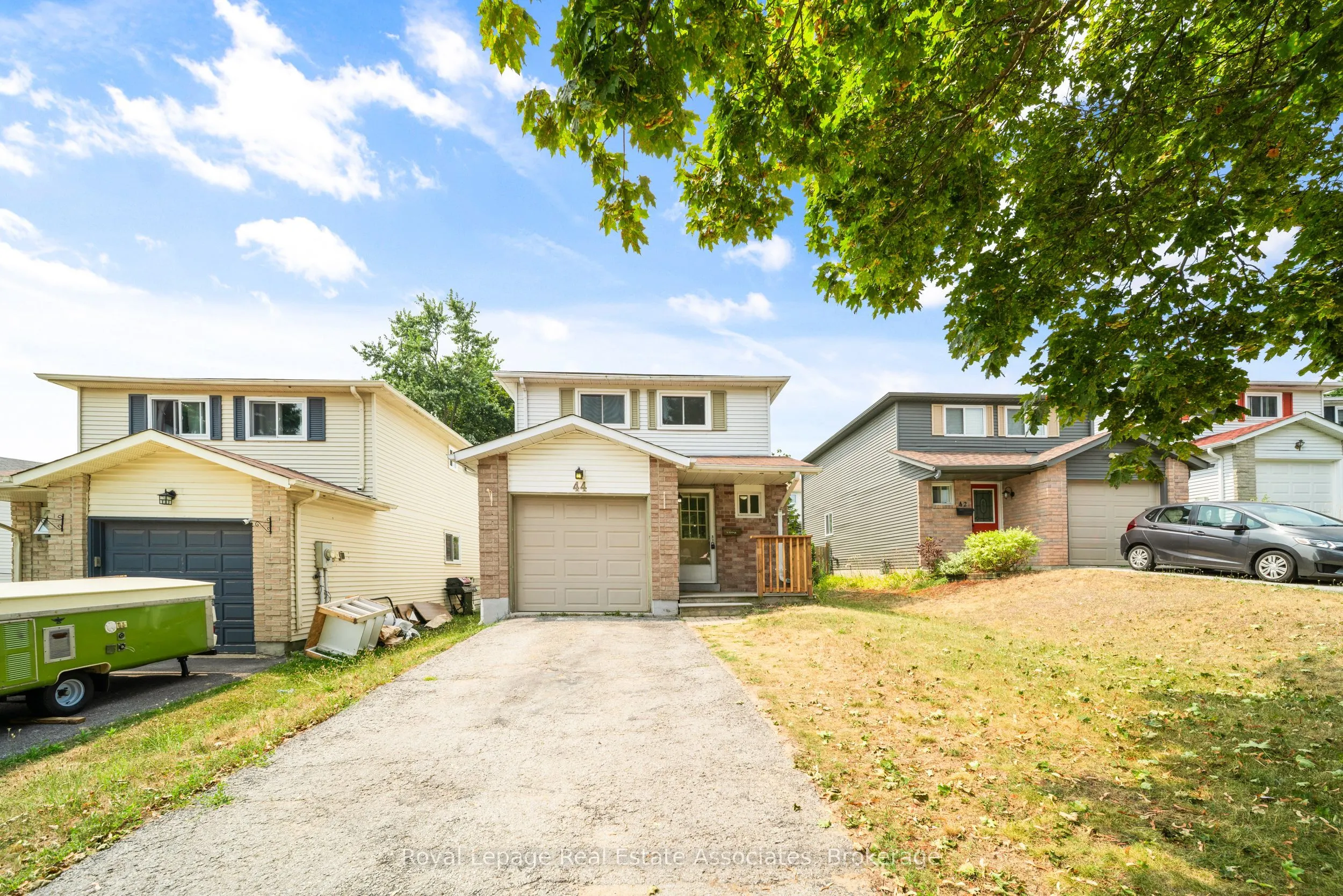 44 Hemingway Crescent