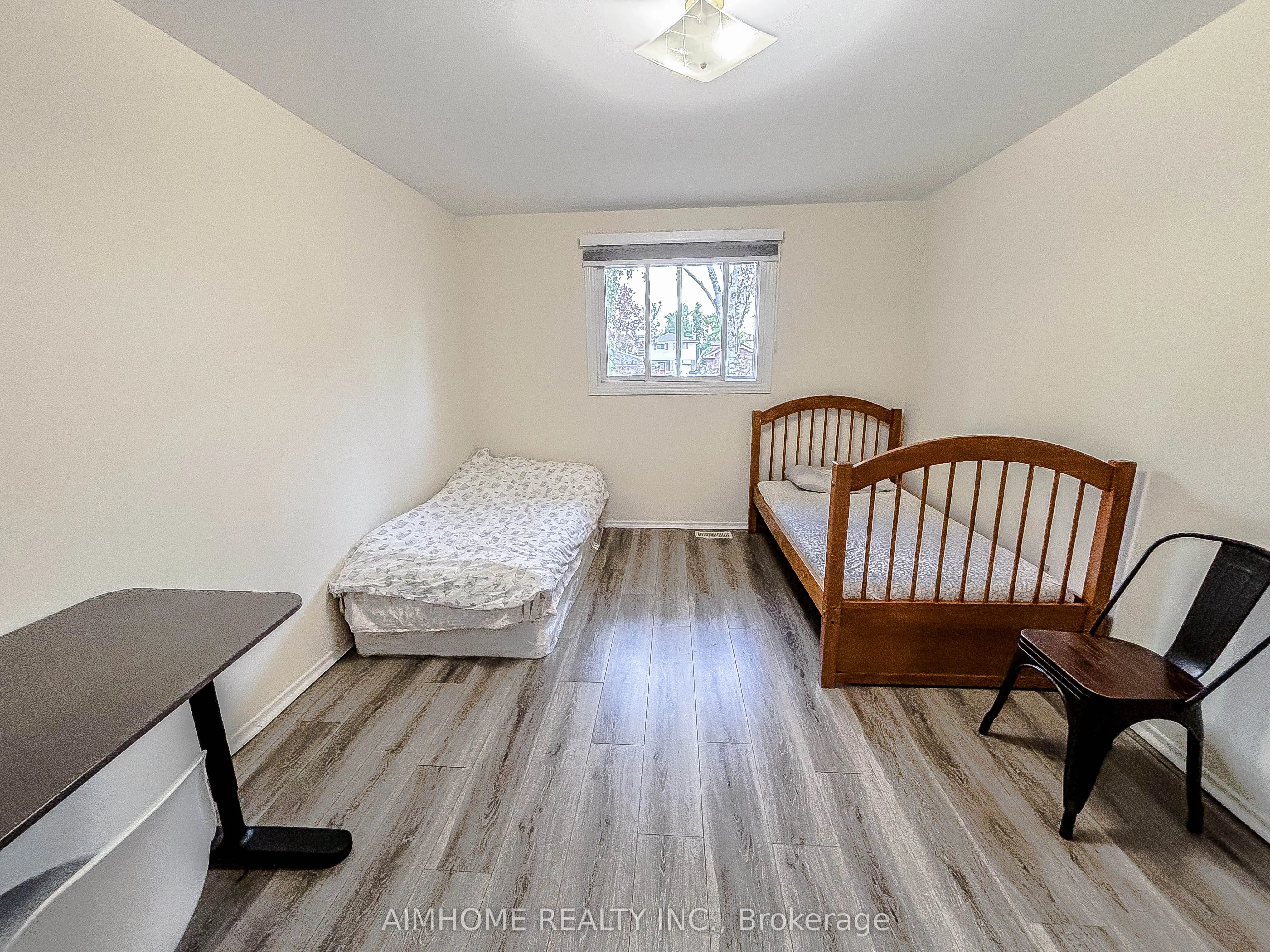 11 Redwood Court