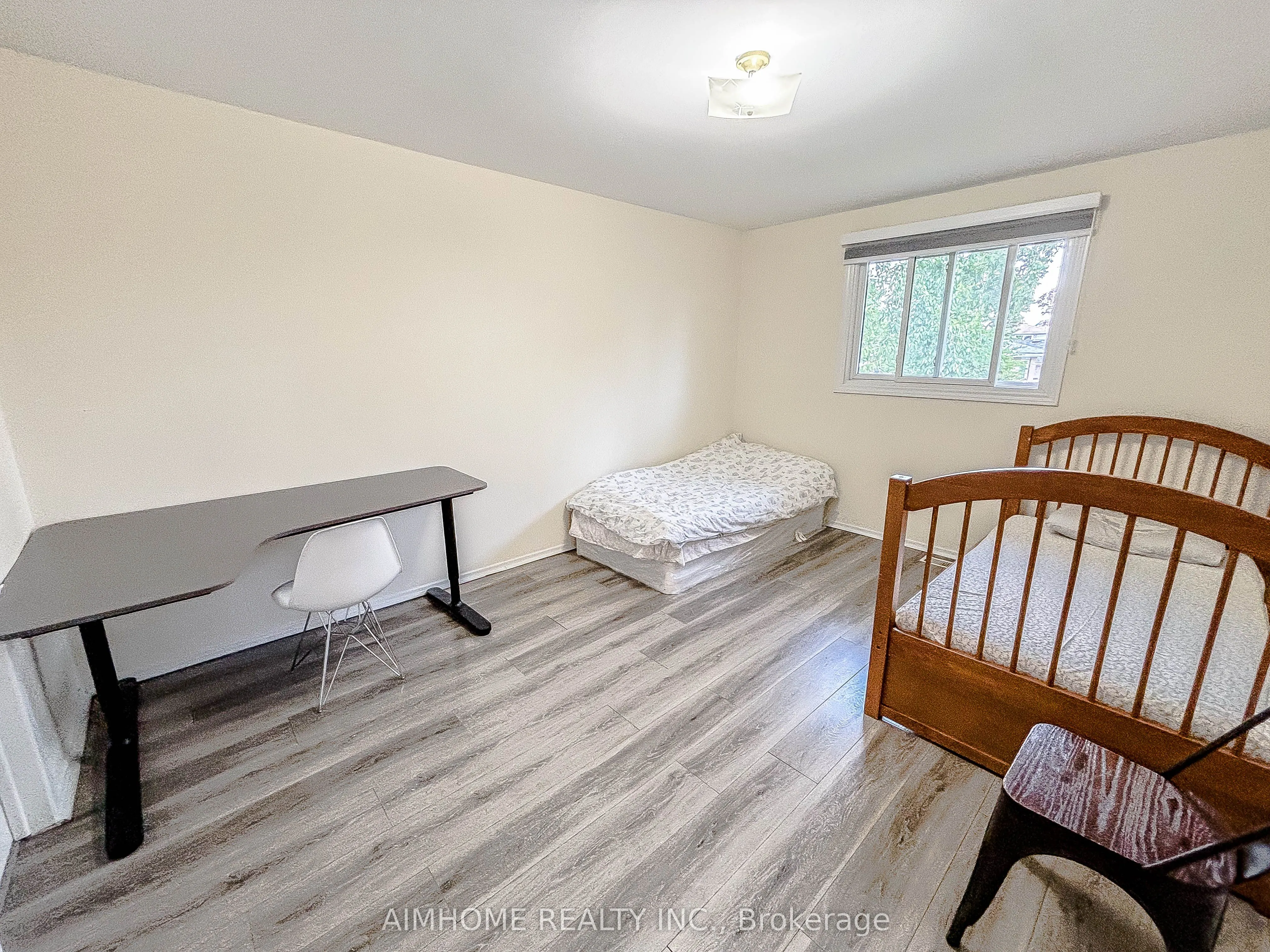 11 Redwood Court
