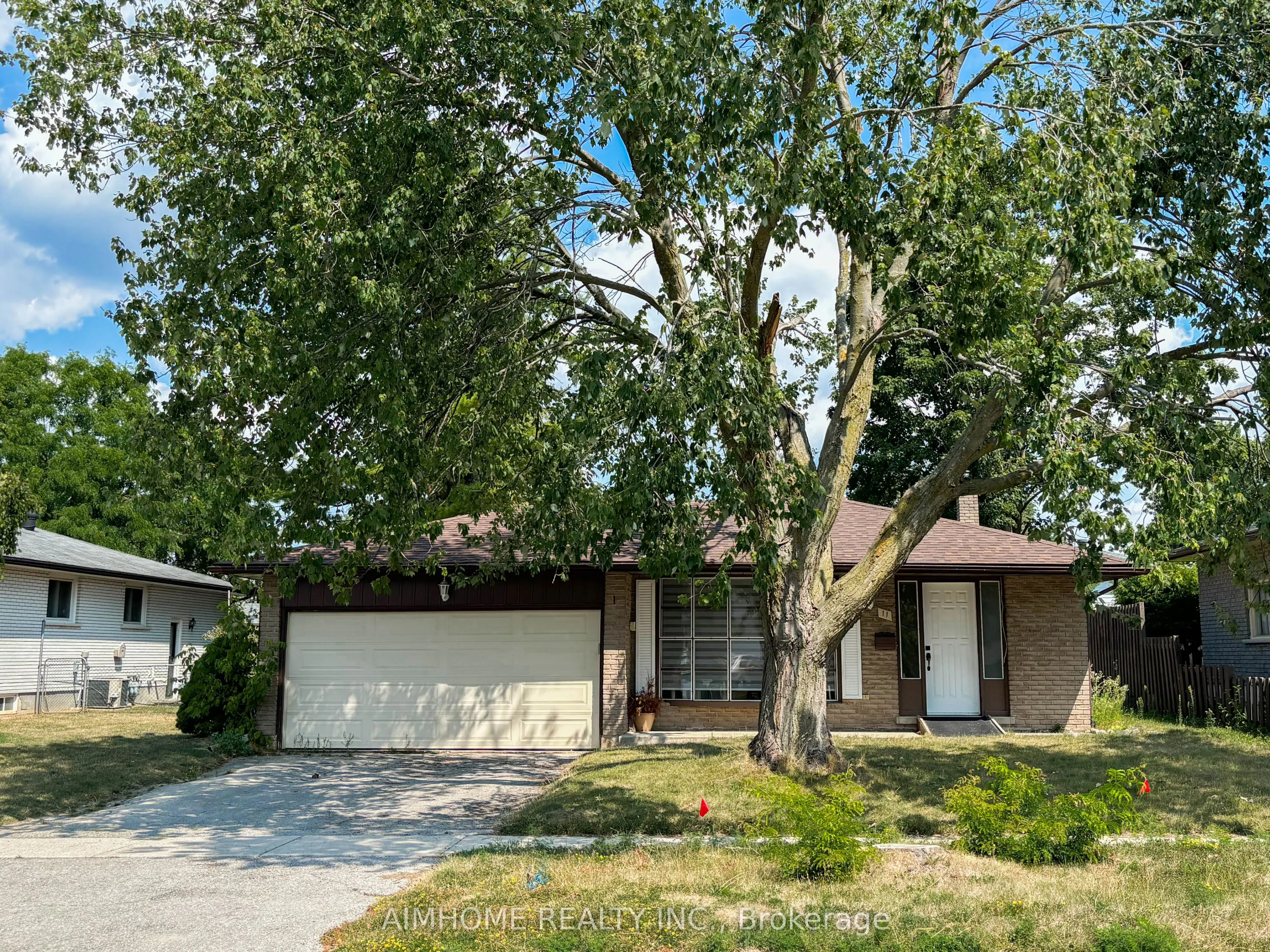11 Redwood Court