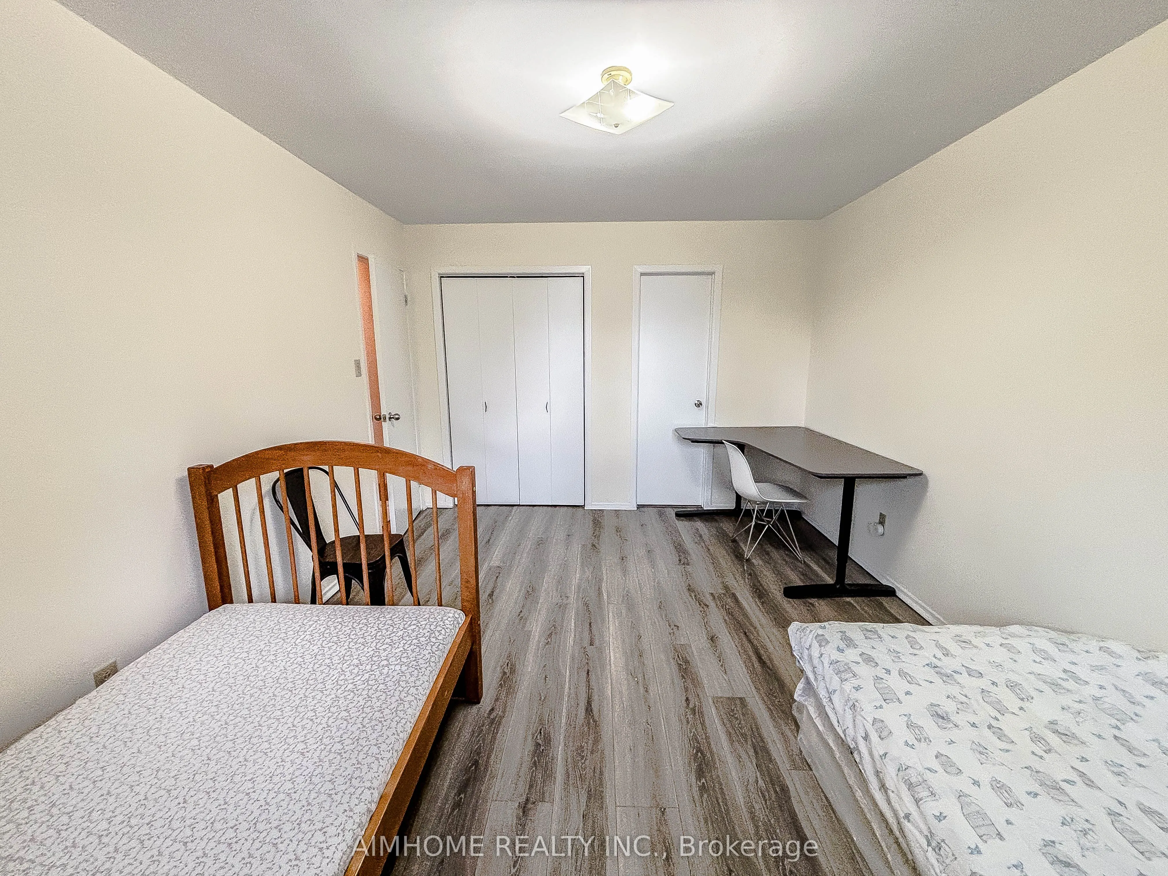 11 Redwood Court