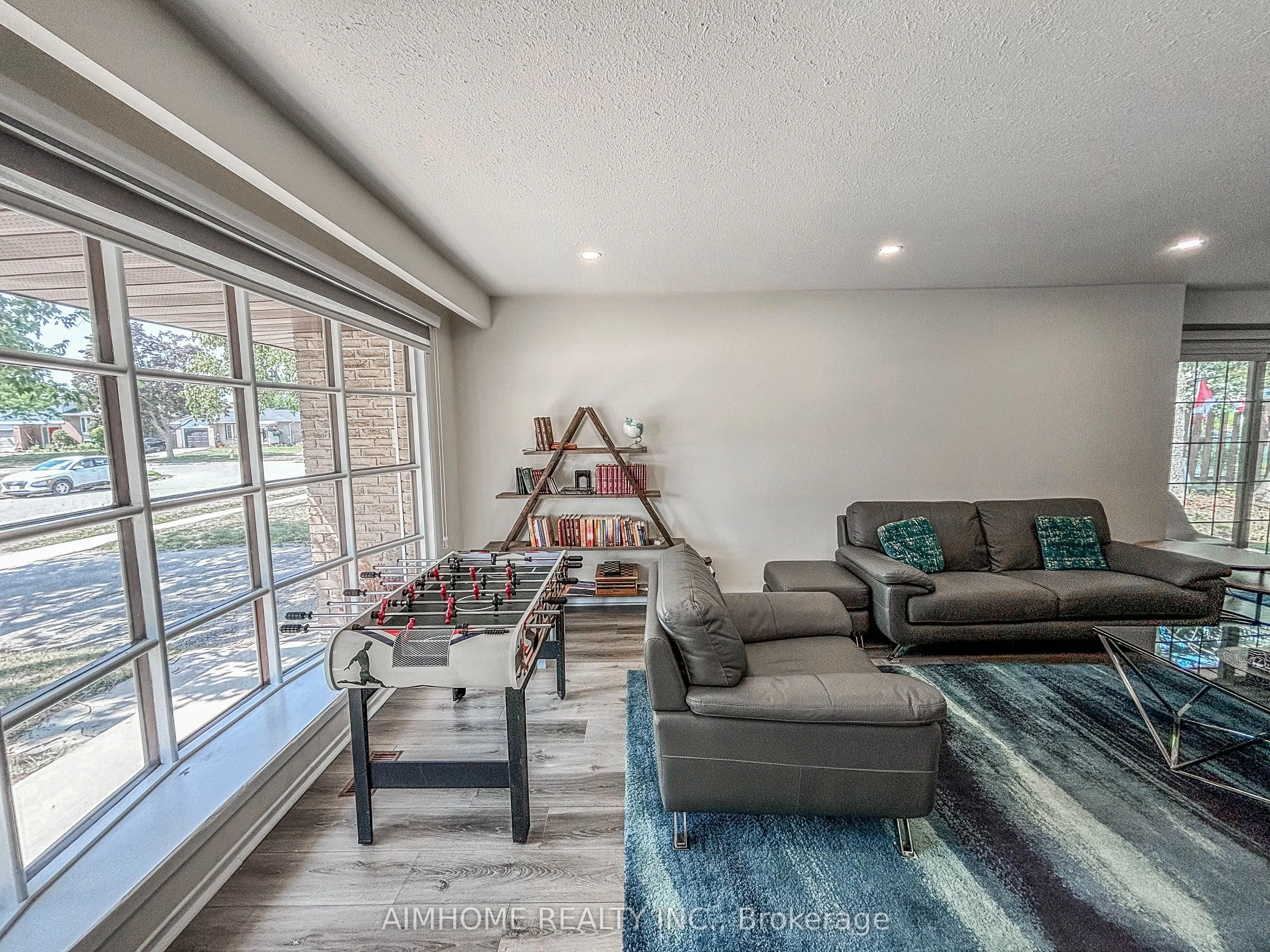 11 Redwood Court