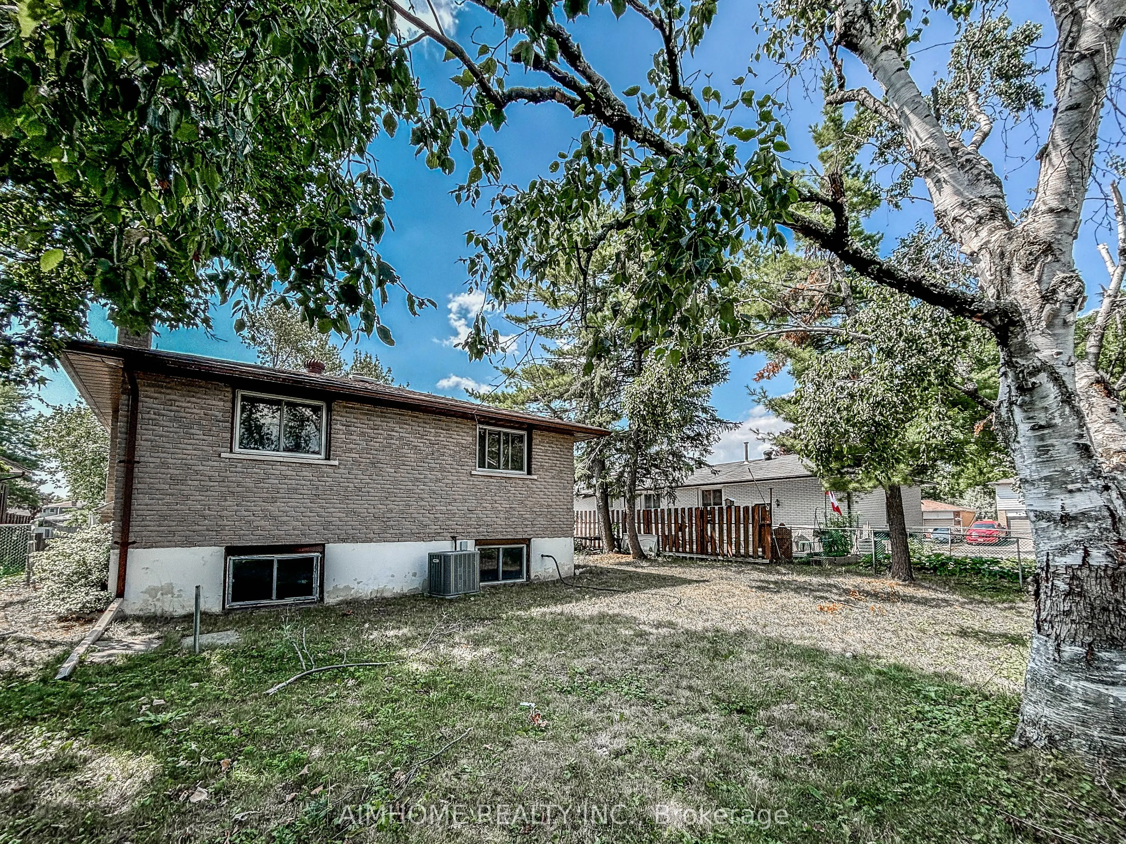 11 Redwood Court