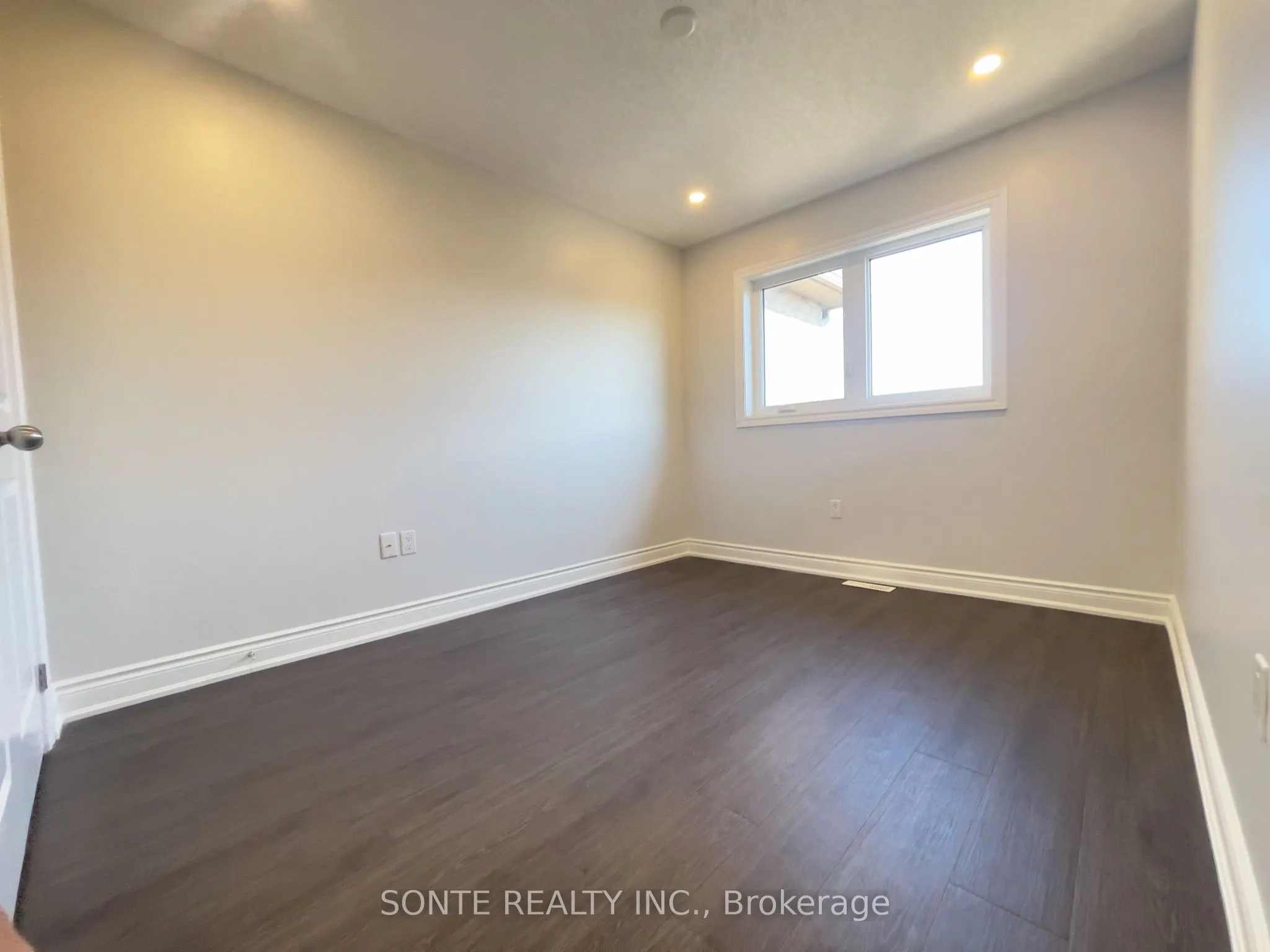 40 Megan Crescent, ##22