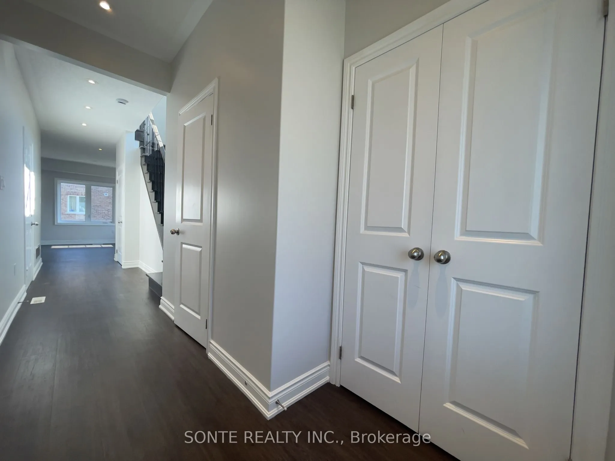 40 Megan Crescent, ##22