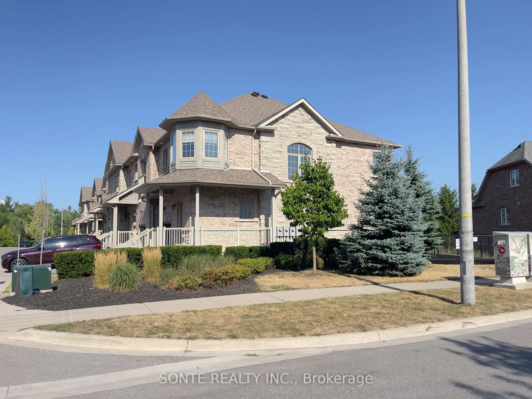 40 Megan Crescent, ##22