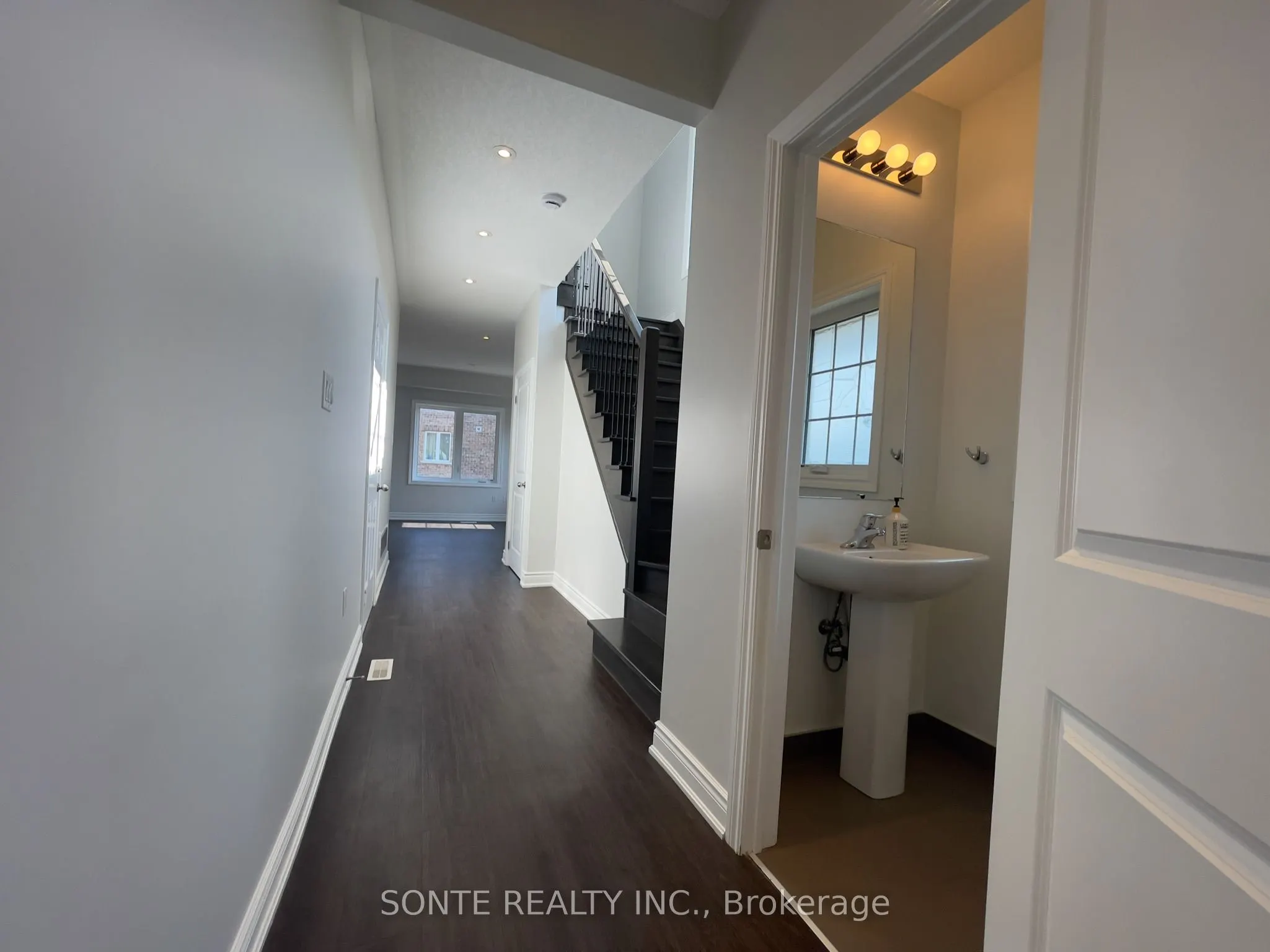 40 Megan Crescent, ##22