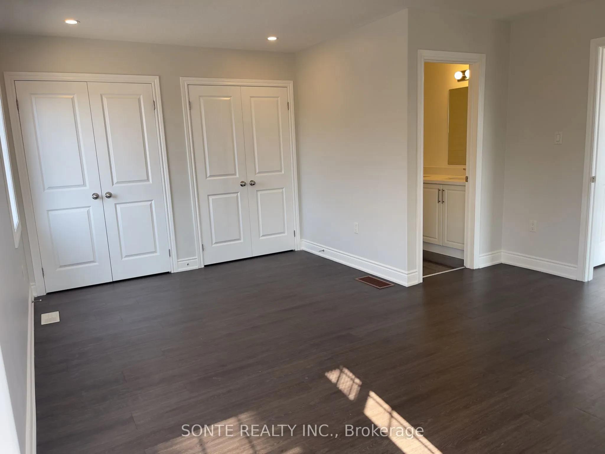 40 Megan Crescent, ##22