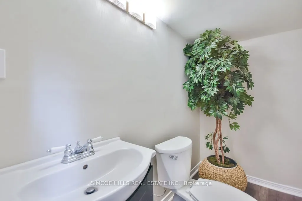40 Laurentian Lane