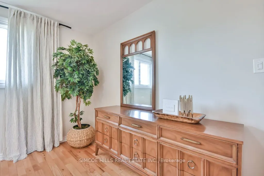40 Laurentian Lane