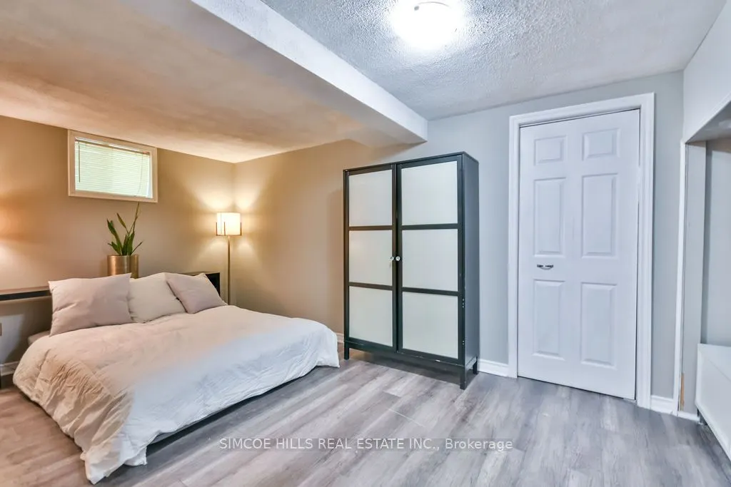40 Laurentian Lane
