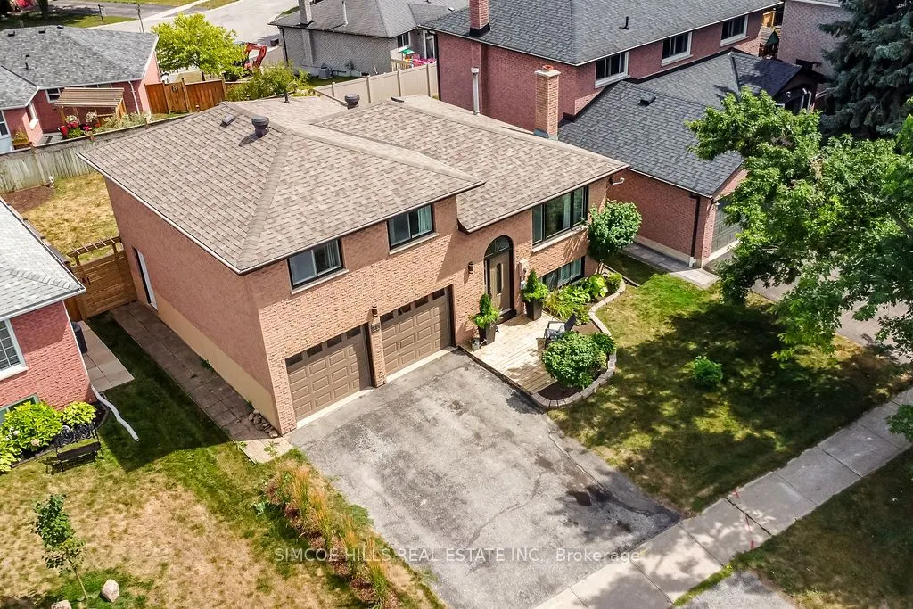 40 Laurentian Lane