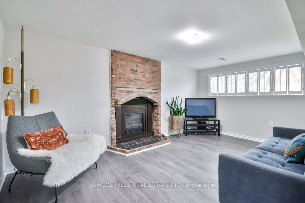 40 Laurentian Lane