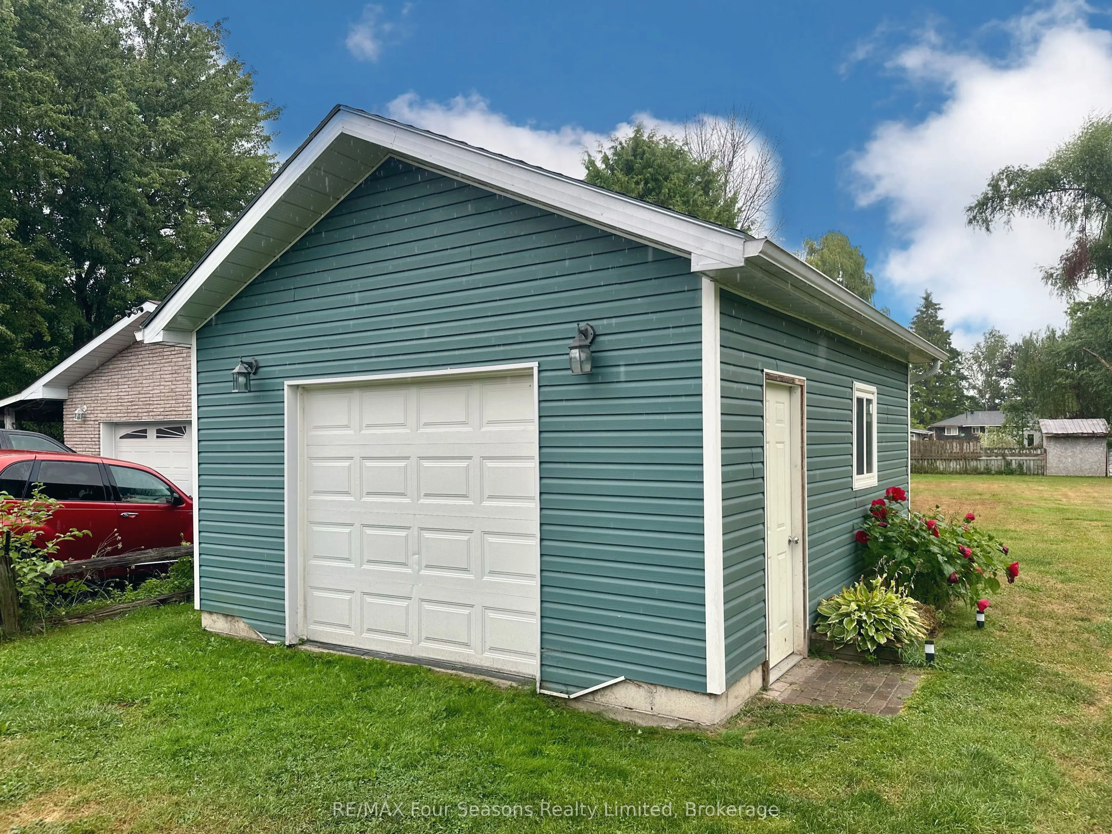 225 CHRISTOPHER Street