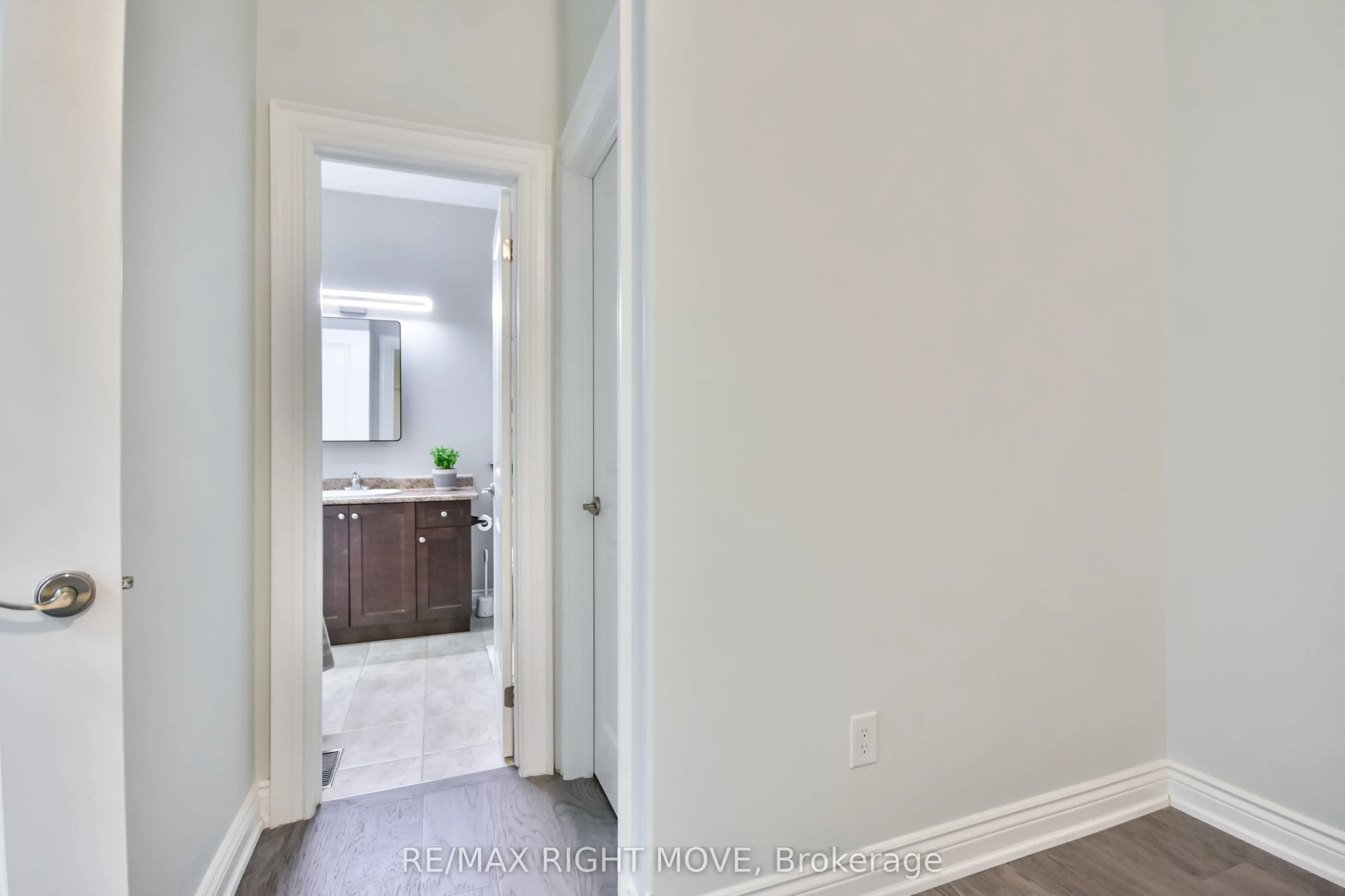 10 INVERMARA Court, #28