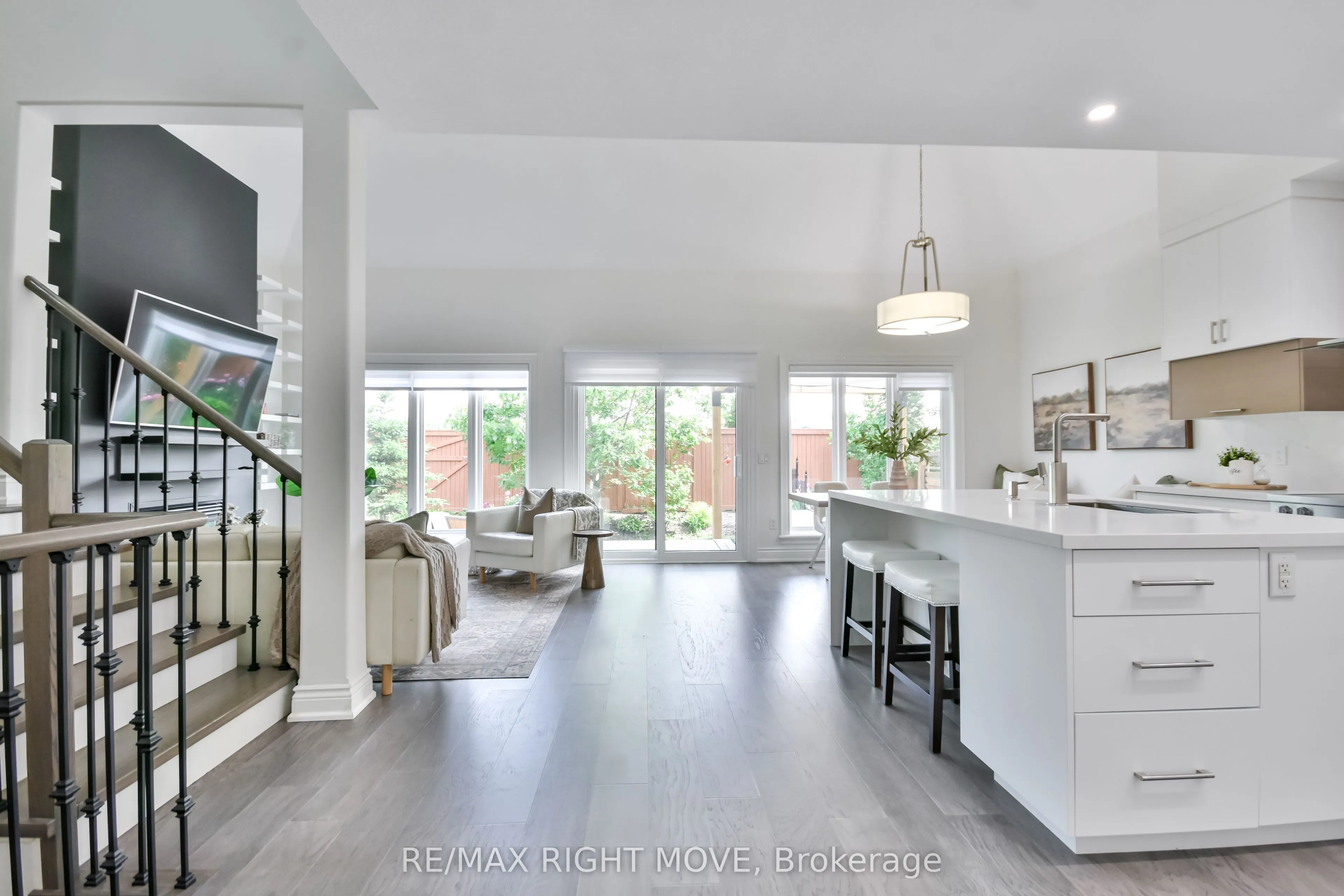 10 INVERMARA Court, #28