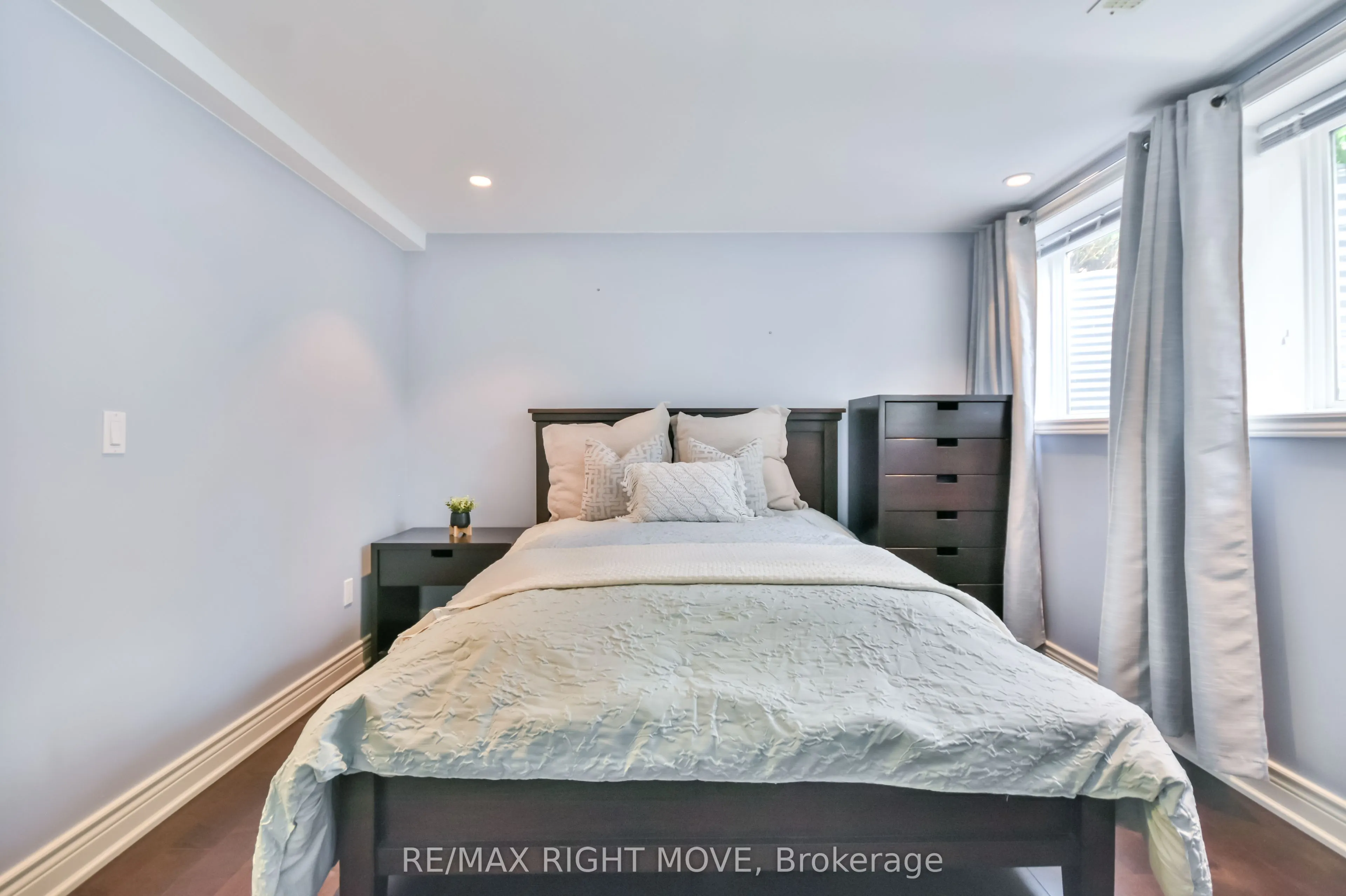 10 INVERMARA Court, #28