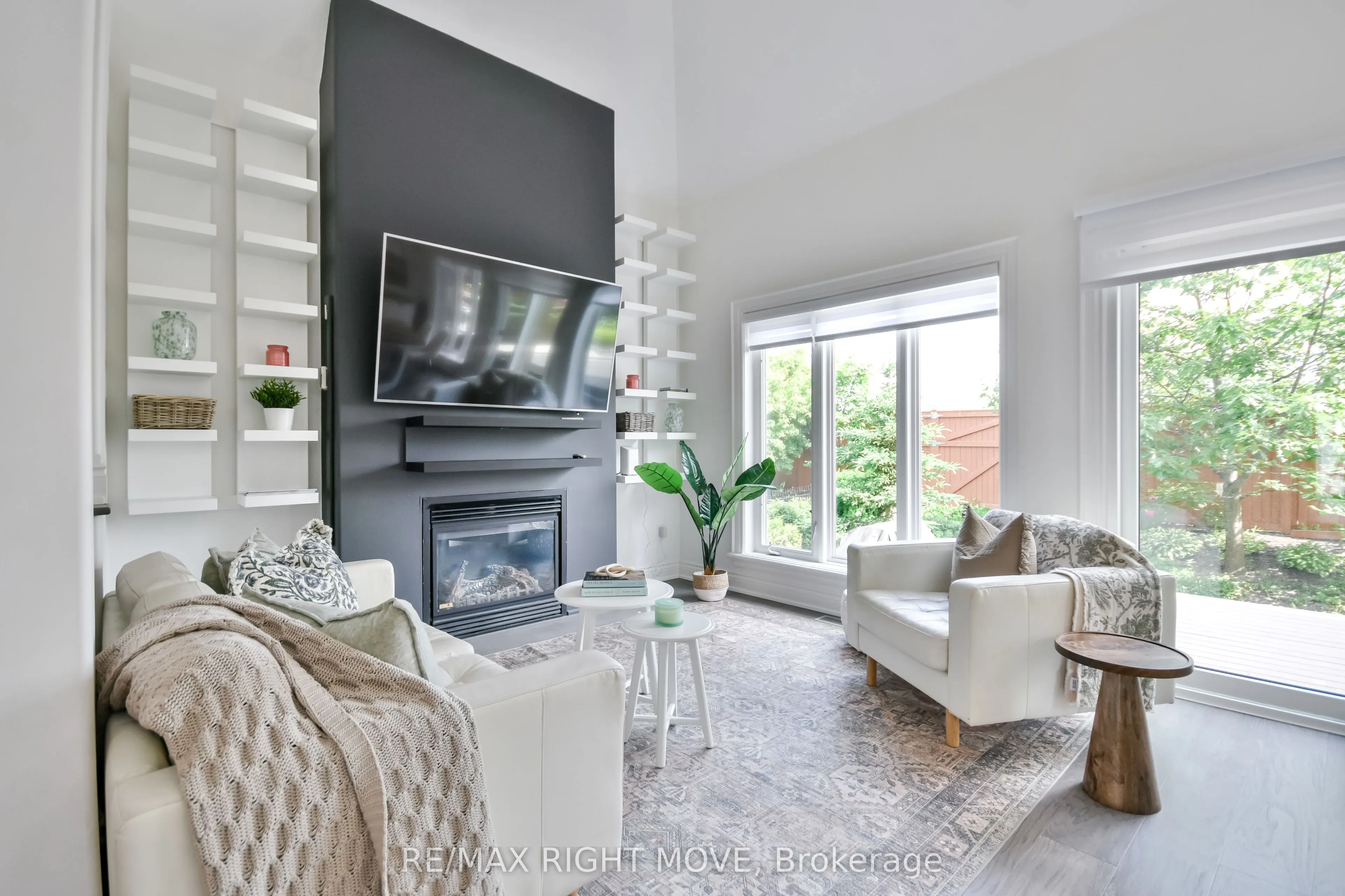 10 INVERMARA Court, #28